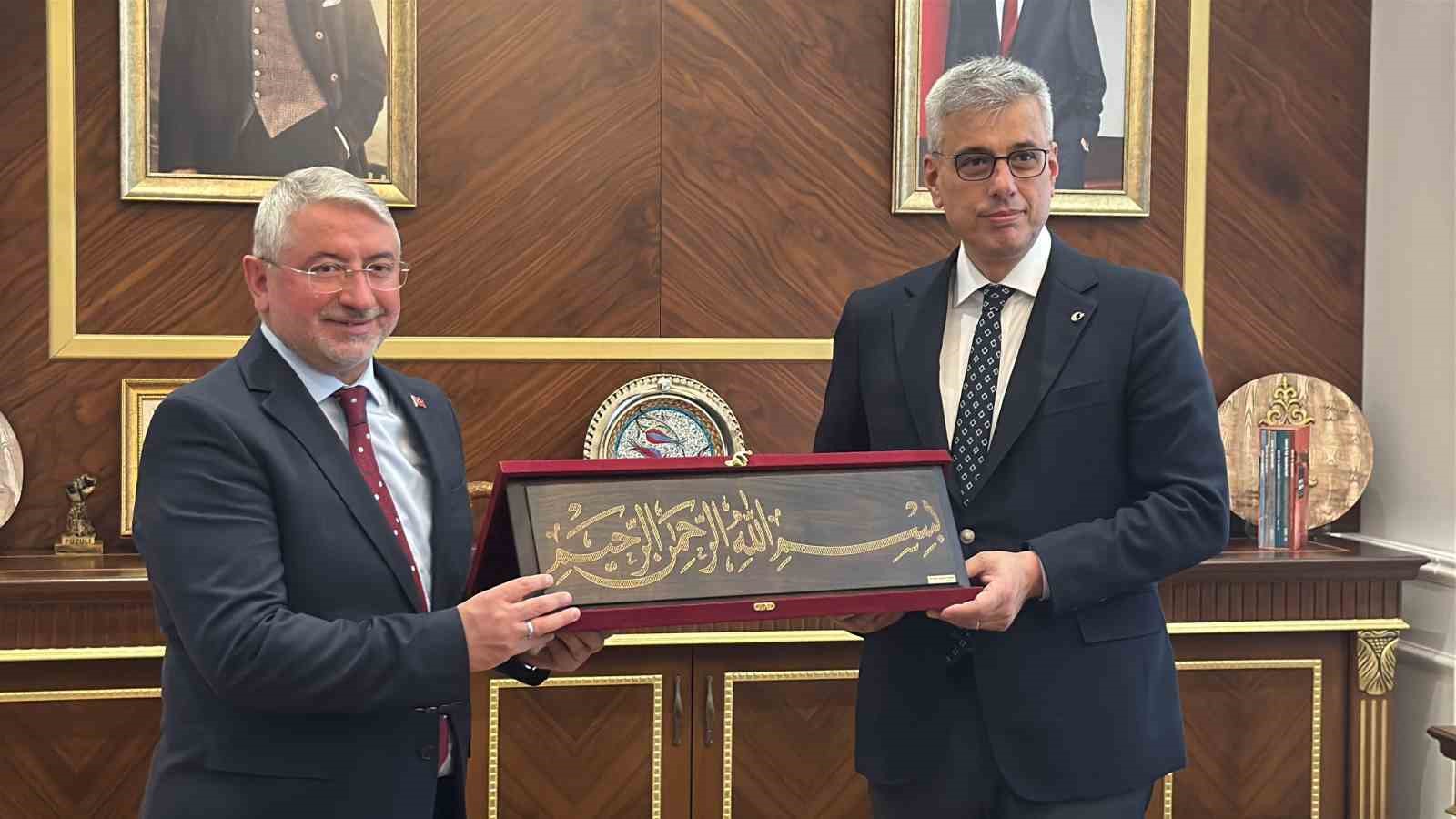 bakan-memisoglu-corum-su-anda-anadolunun-goz-bebegi-bir-sehir-olmus