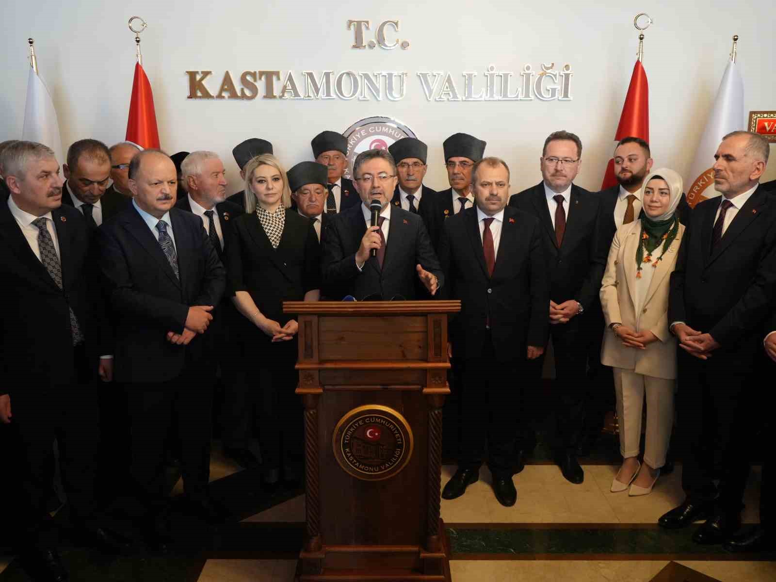 bakan-yumakli-10-binlerce-insanin-katledilmesine-sahitlik-yapiyoruz