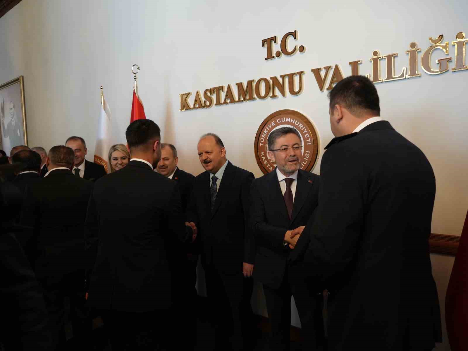 bakan-yumakli-10-binlerce-insanin-katledilmesine-sahitlik-yapiyoruz