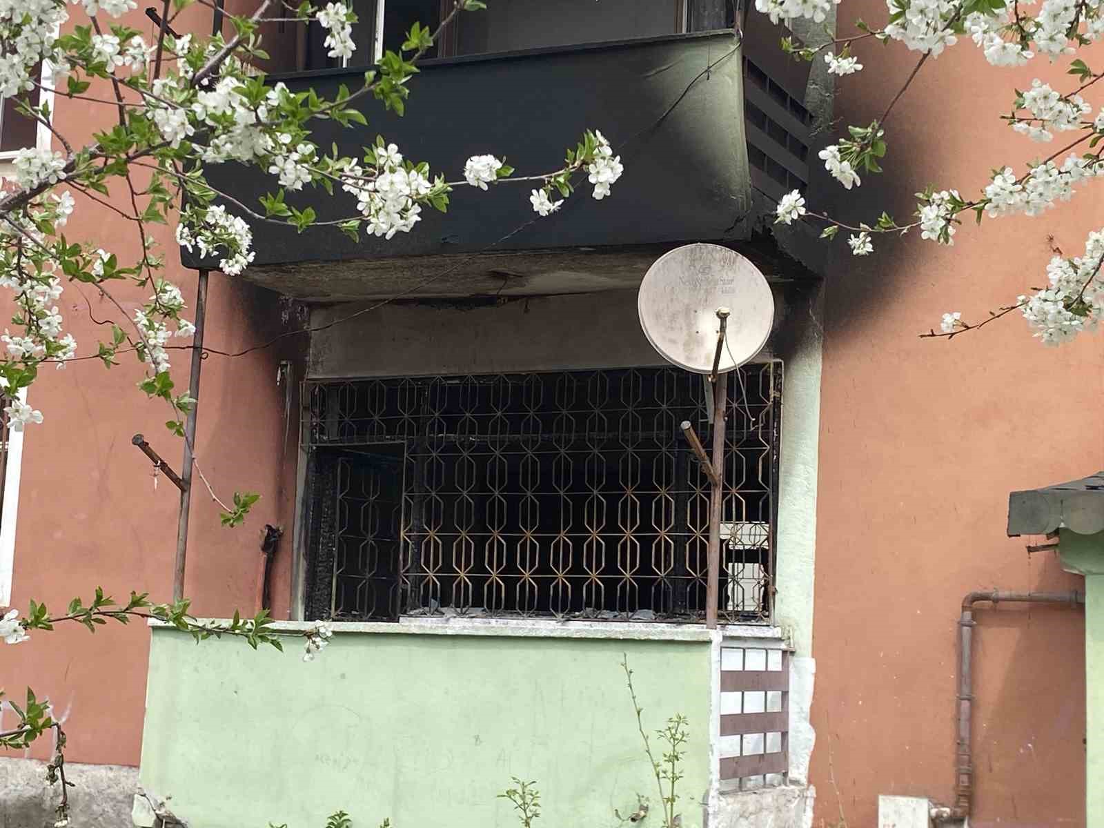 corumda-bayram-sabahi-feci-yangin-1-olu