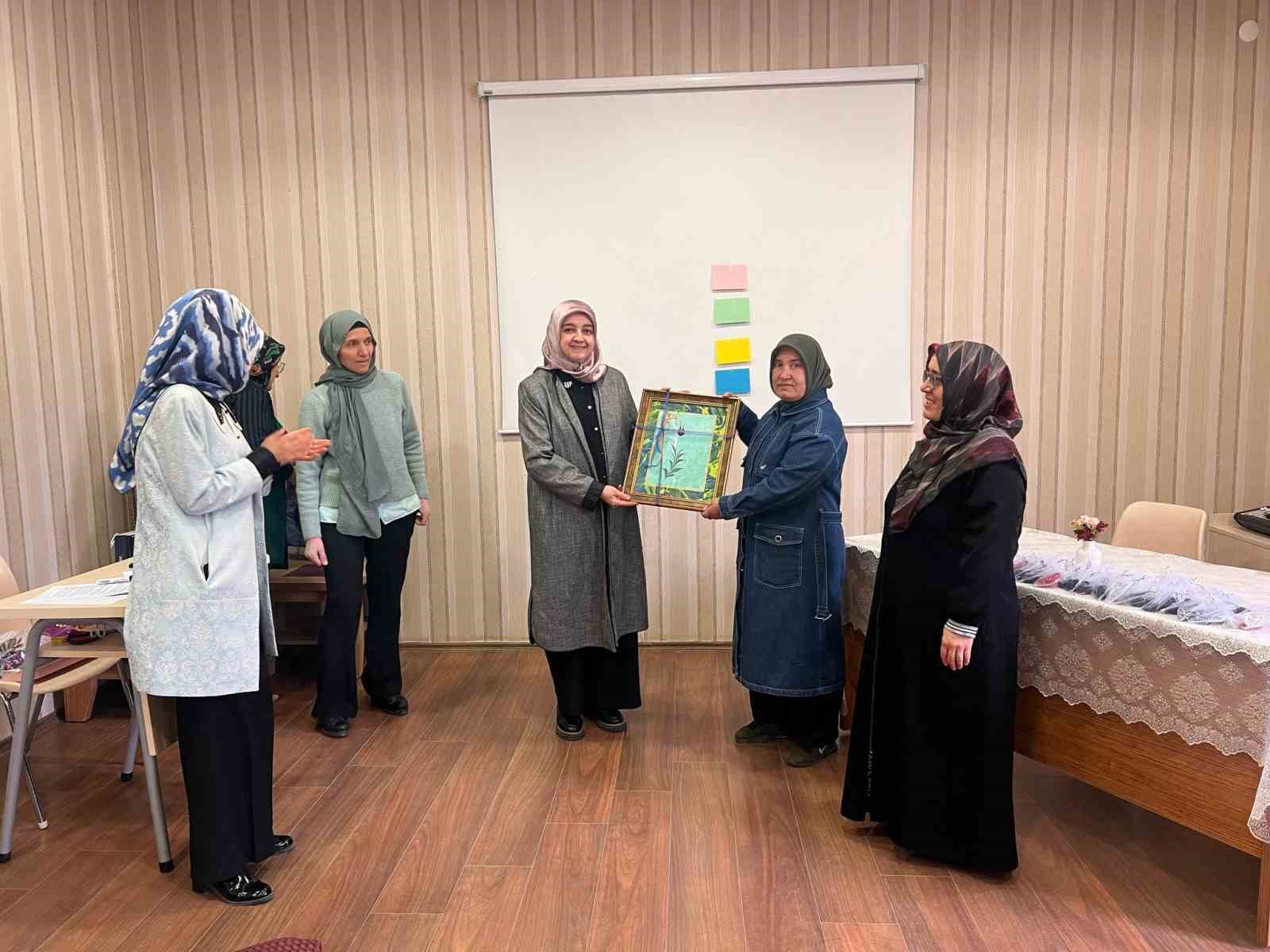 corumlu-kadinlardan-esmaul-husna-yarismasi