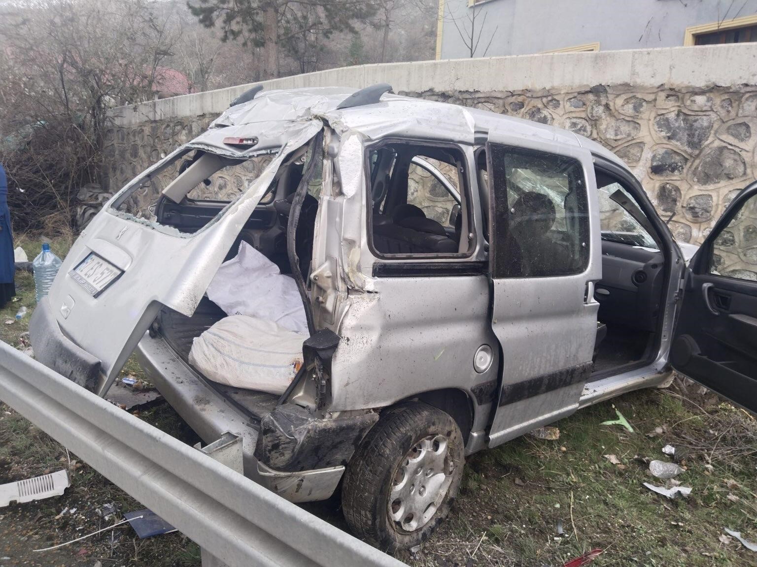 gumushanede-trafik-kazasi-4-yarali
