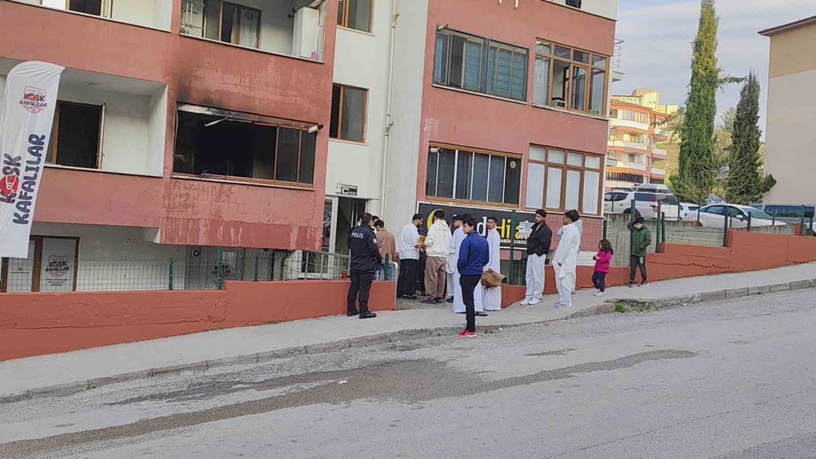 ogrencilerin-kaldigi-evde-cikan-yangin-sonduruldu