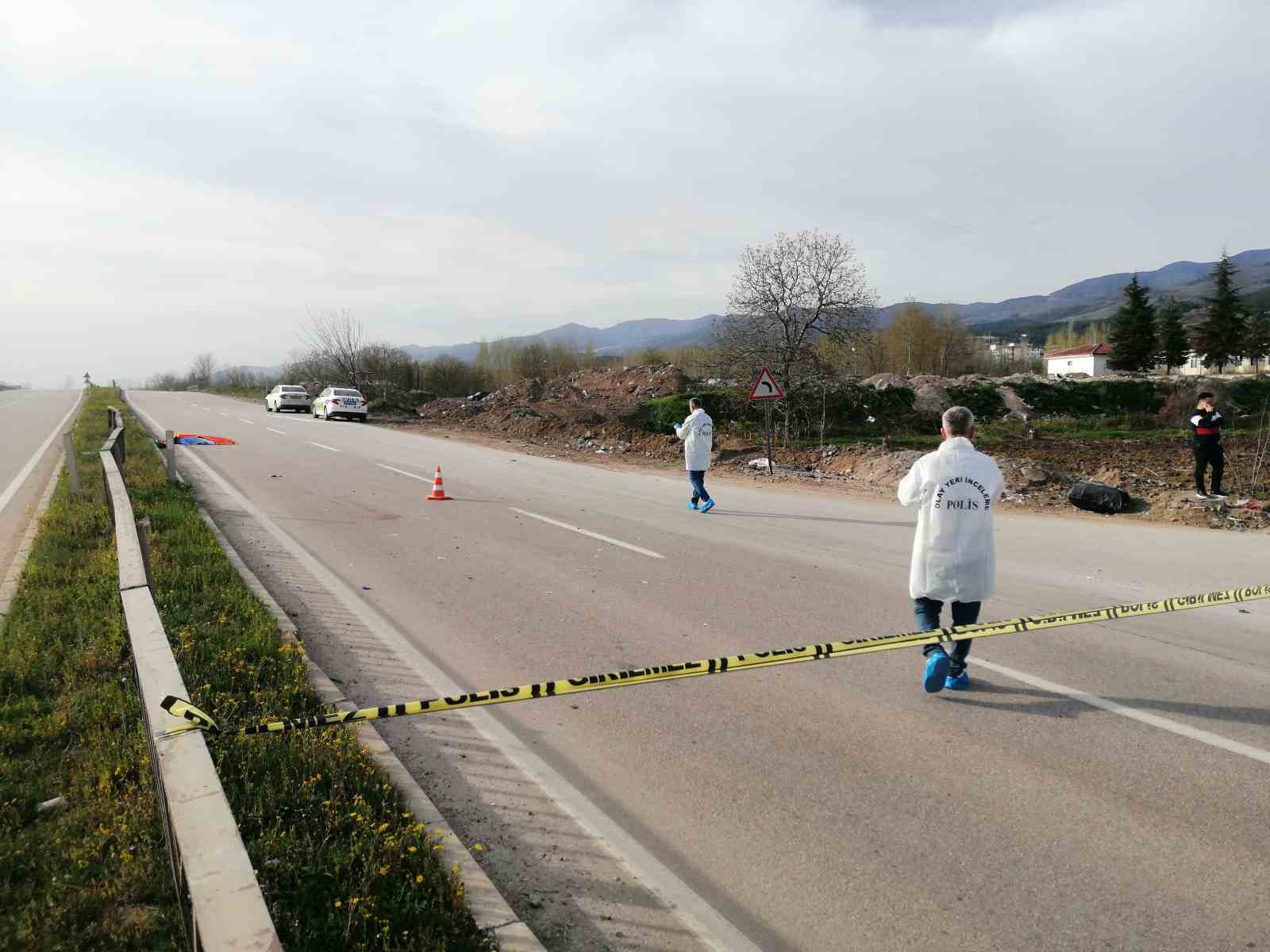 otomobilin-carptigi-yasli-kadin-hayatini-kaybetti