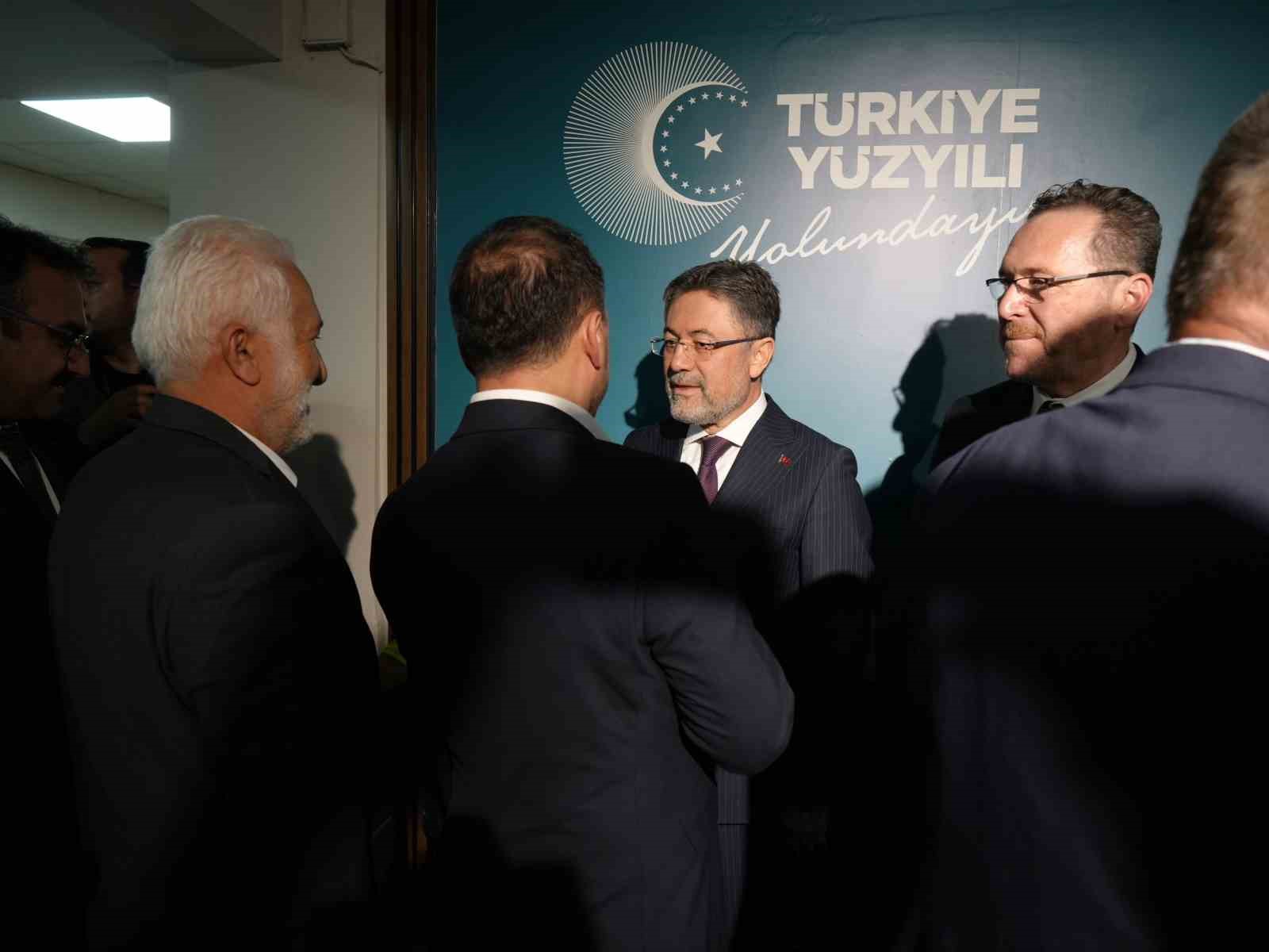 tarim-ve-orman-bakani-yumakli-insanlarin-sokaga-cagrilarak-yolsuzluklarin-perdelenme-amaci-guttugunu-herkes-biliyor