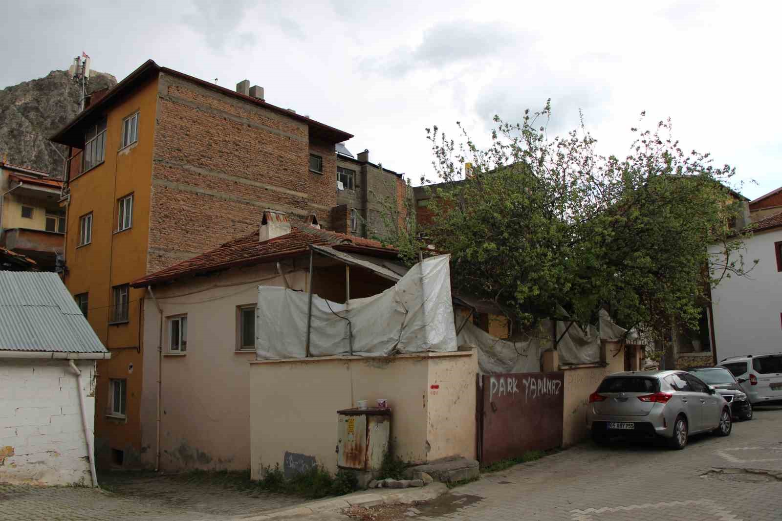 ustunden-vasiyeti-cikan-kimsesiz-hayirsever-son-yolculuguna-ugurlandi