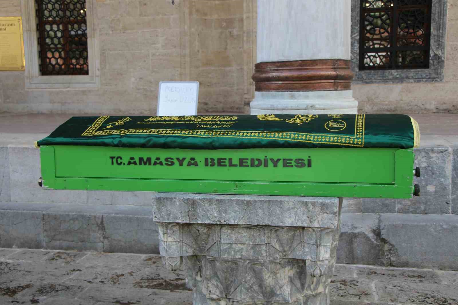 ustunden-vasiyeti-cikan-kimsesiz-hayirsever-son-yolculuguna-ugurlandi