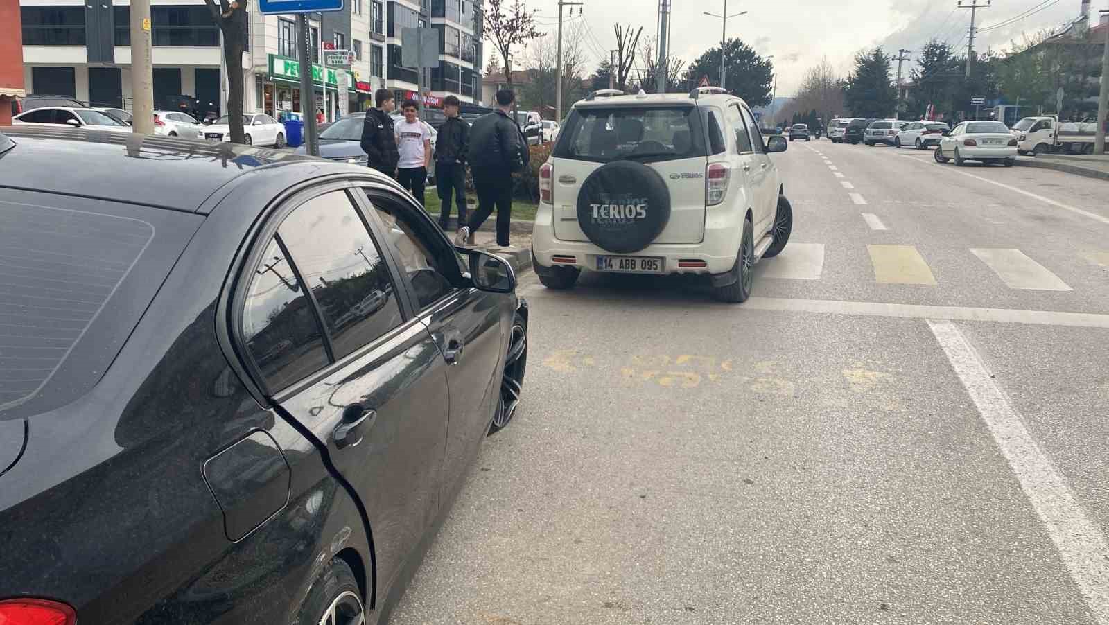 yayaya-yol-veren-aracla-carpisti-1-yarali
