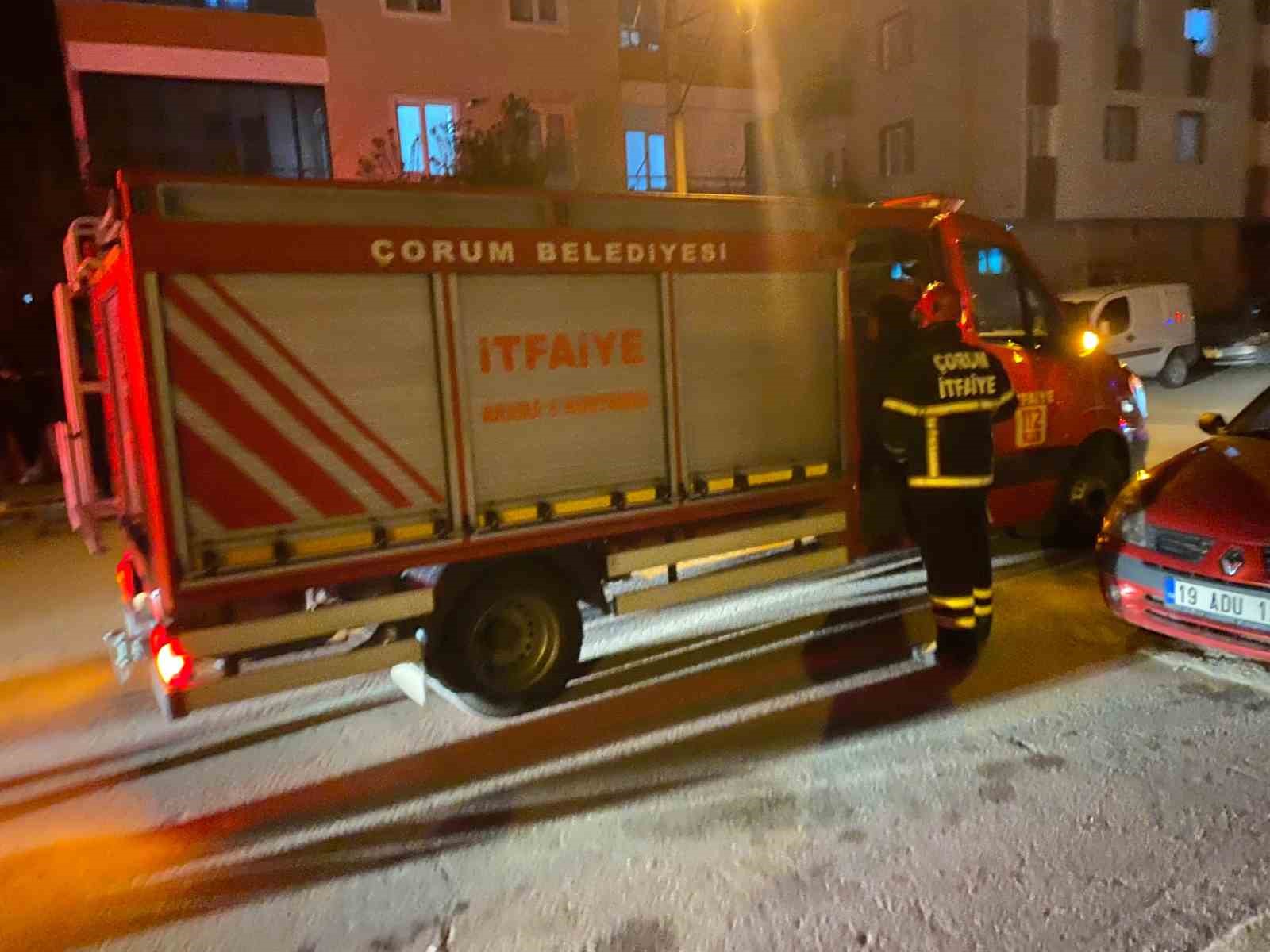 5-katli-binanin-catisindan-atlayan-genc-kadin-agir-yaralandi