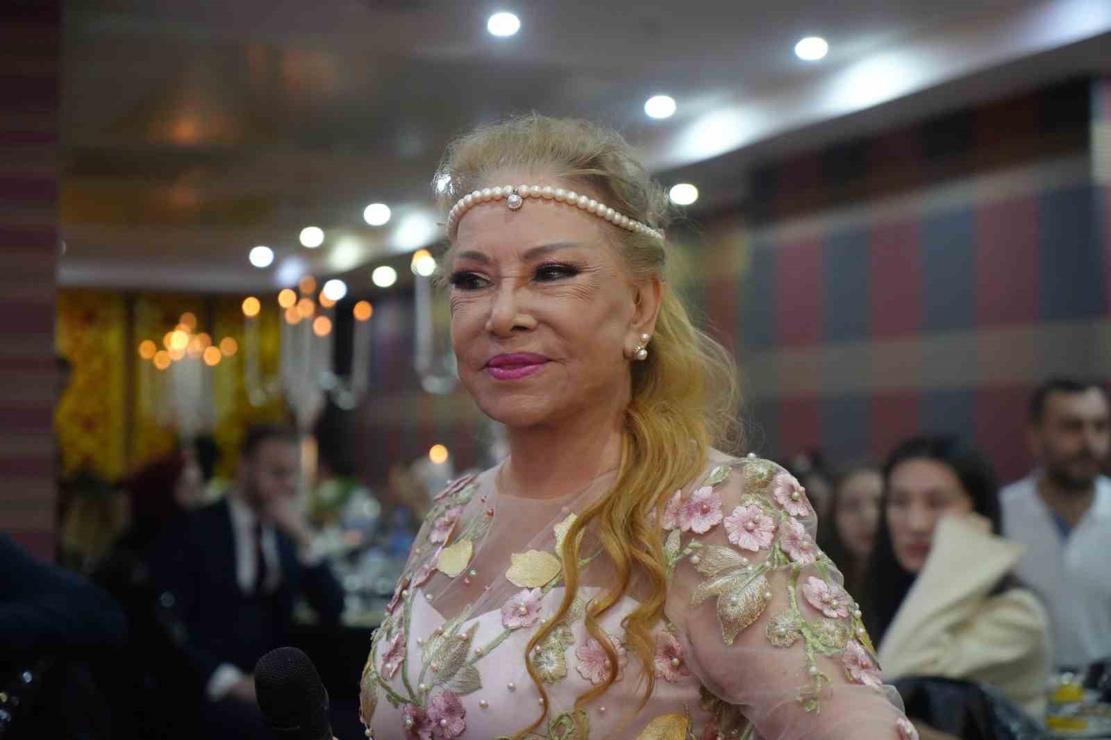 83-yasindaki-bedia-akarturk-halkima-daha-guzel-gorunmek-icin-ameliyat-oldum