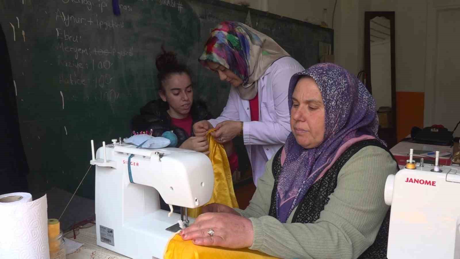 amasyada-cocuklarin-23-nisan-kiyafeti-koy-yasam-merkezinden