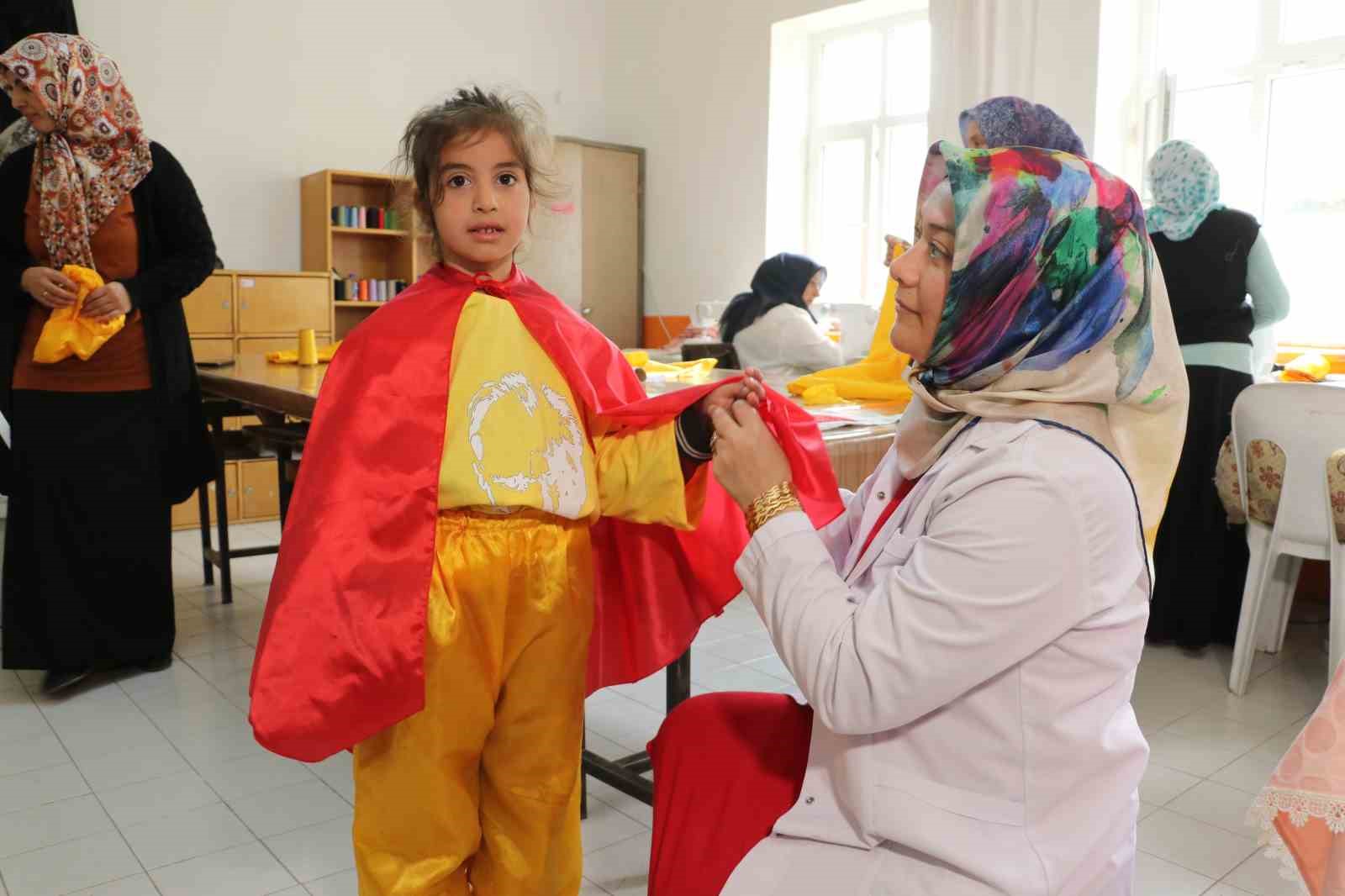 amasyada-cocuklarin-23-nisan-kiyafeti-koy-yasam-merkezinden