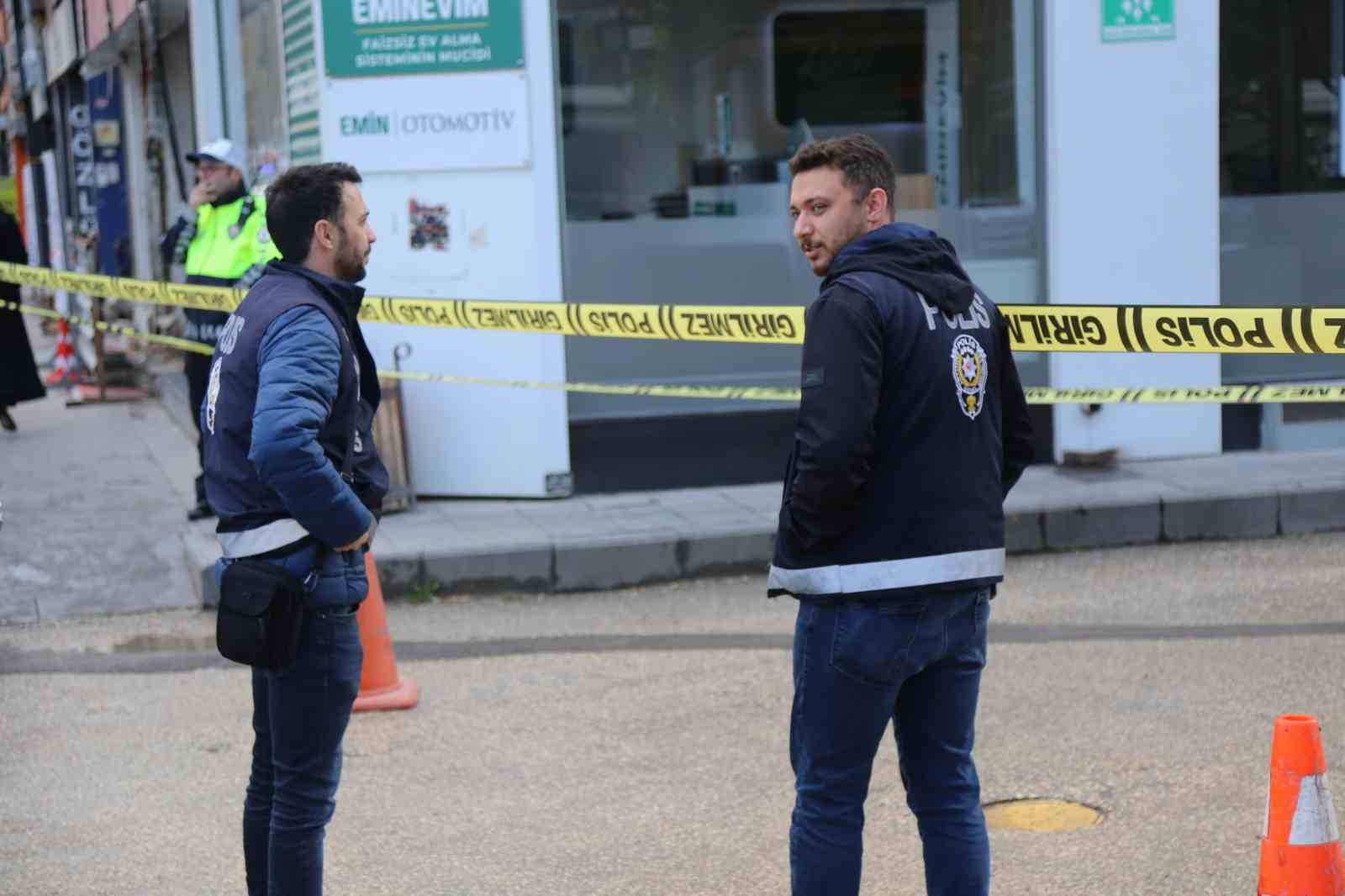 apartmanda-bulunan-el-bombasi-polisi-alarma-gecirdi