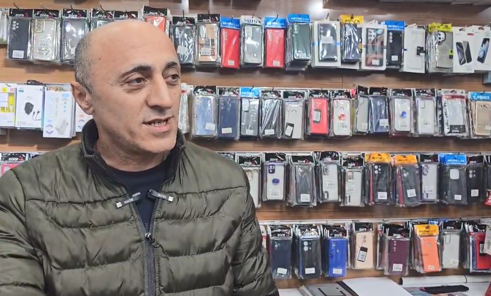 artvinde-tamir-icin-getirilen-cep-telefonu-bomba-gibi-patladi