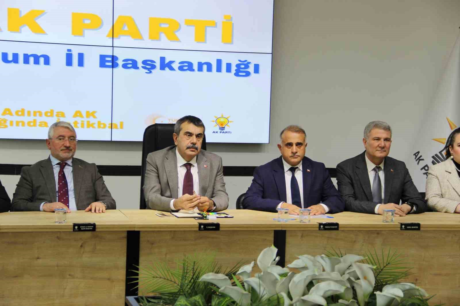 baskan-asgin-taleplerini-bakan-tekine-iletti