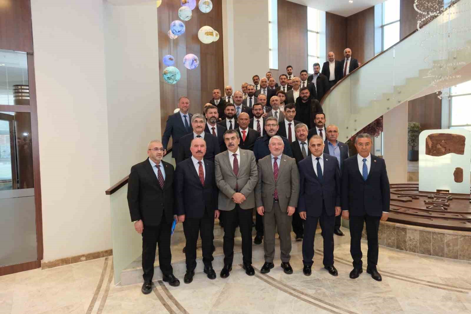 baskan-asgin-taleplerini-bakan-tekine-iletti