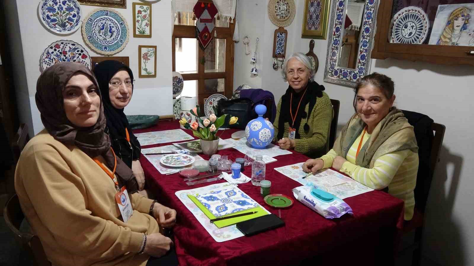 cinicilik-kursu-sayesinde-hem-stres-atiyorlar-hem-de-aile-butcesine-katkida-bulunuyorlar
