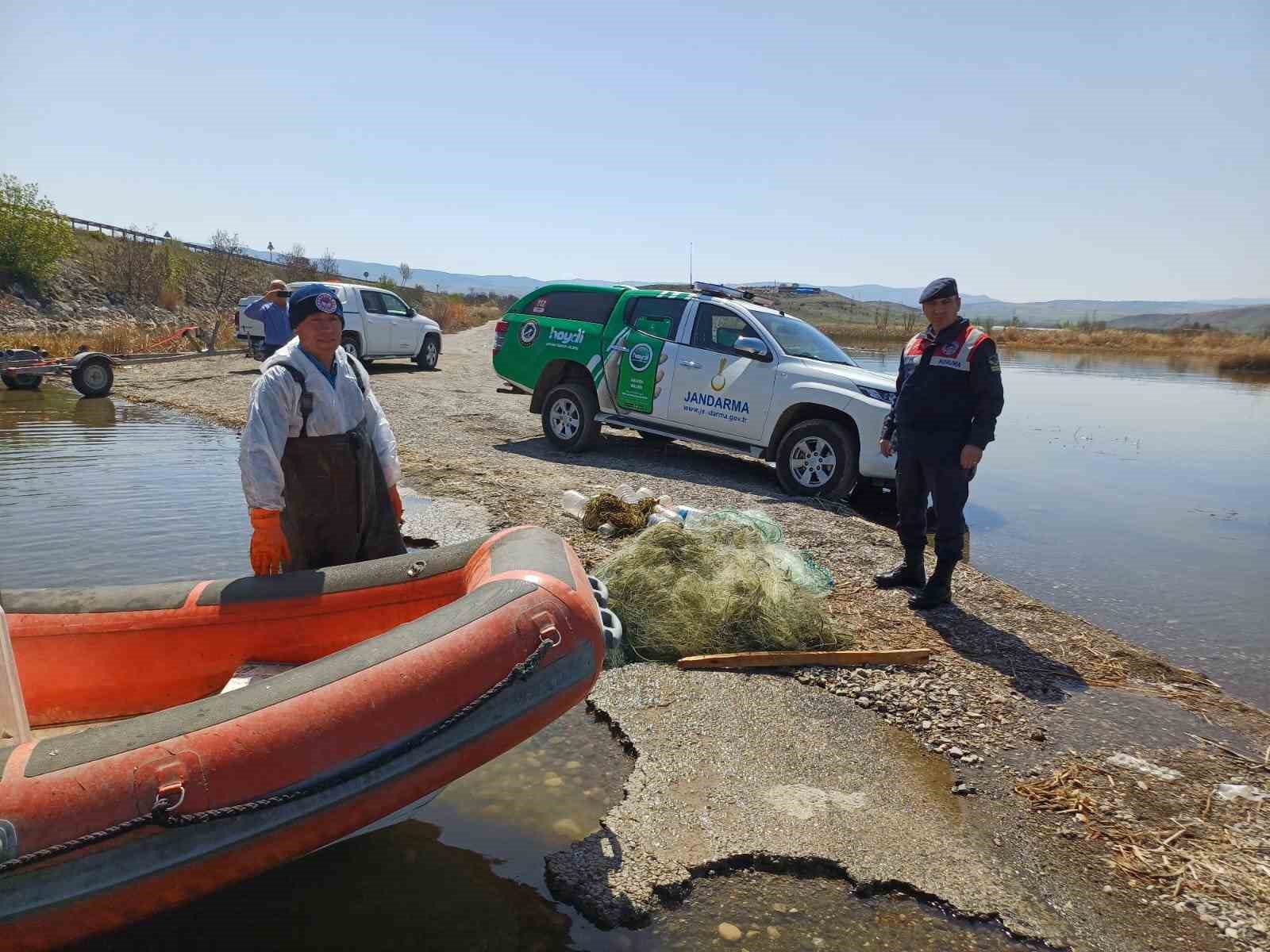 corumda-kacak-avciliga-gecit-yok-barajdan-2-bin-200-metre-ag-cikti