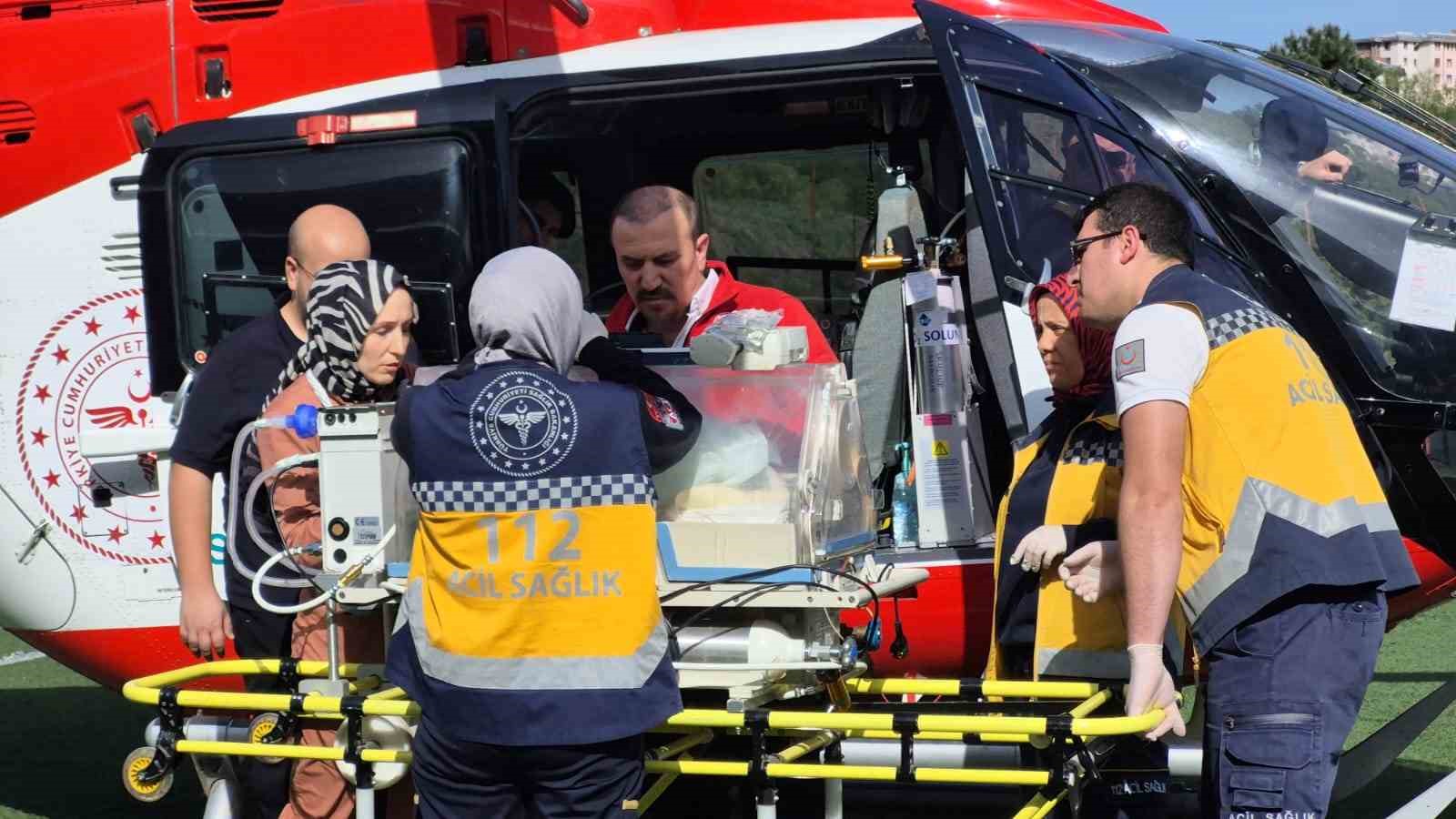 helikopter-ambulans-kalp-rahatsizligi-olan-4-gunluk-bebek-icin-havalandi