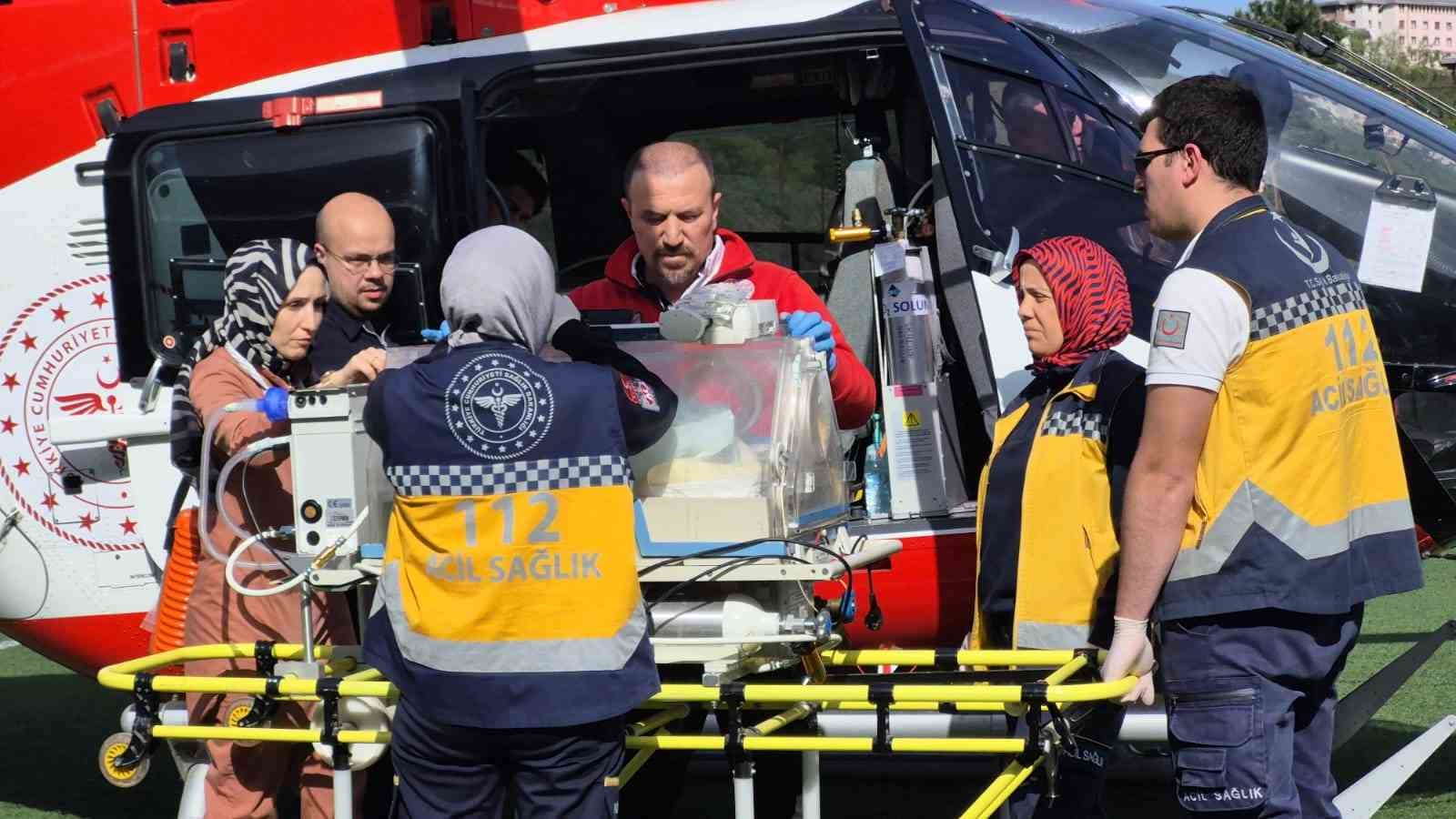 helikopter-ambulans-kalp-rahatsizligi-olan-4-gunluk-bebek-icin-havalandi