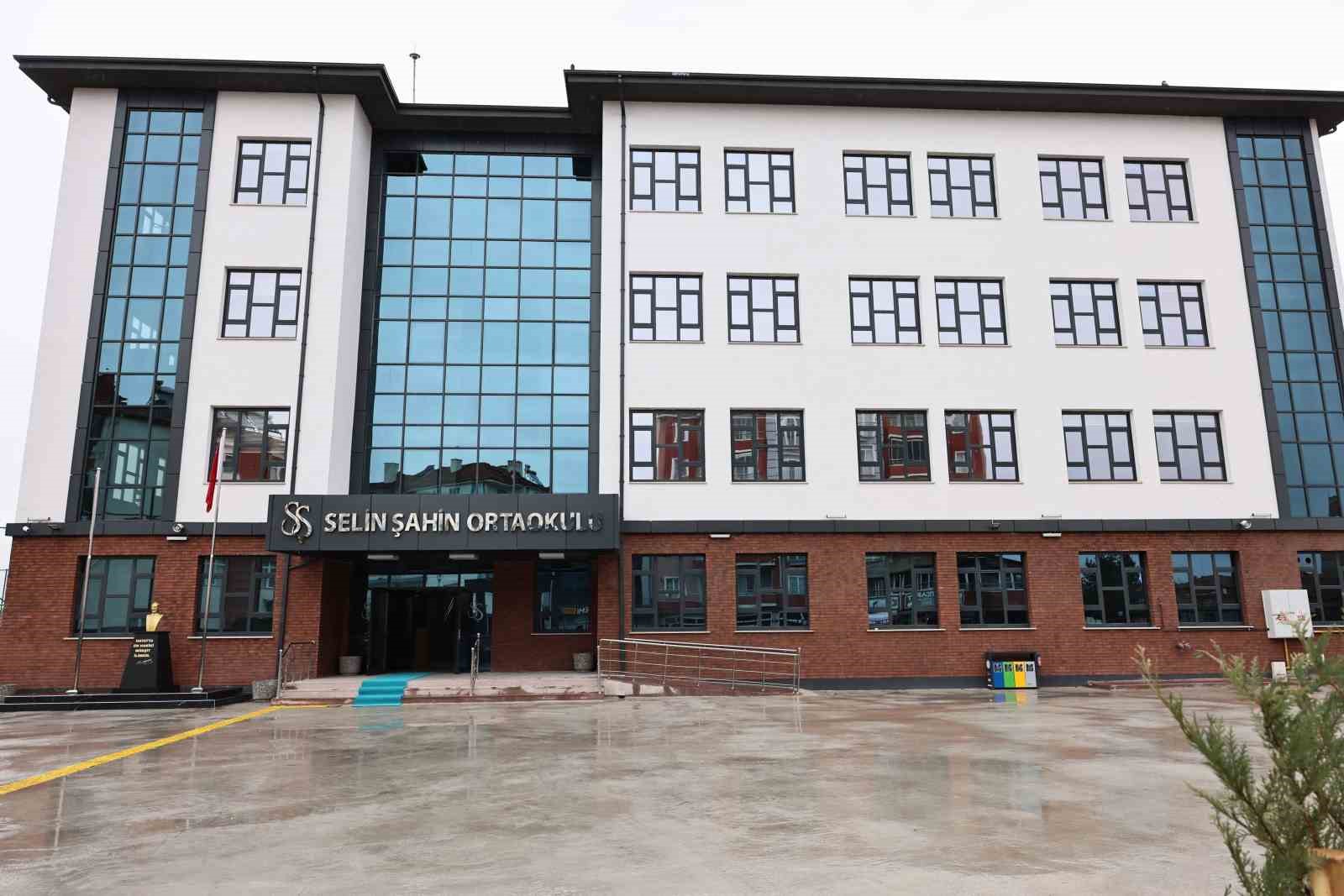 kansere-yenik-dusen-universite-ogrencisinin-adinin-yasatilacagi-okulda-sona-gelindi