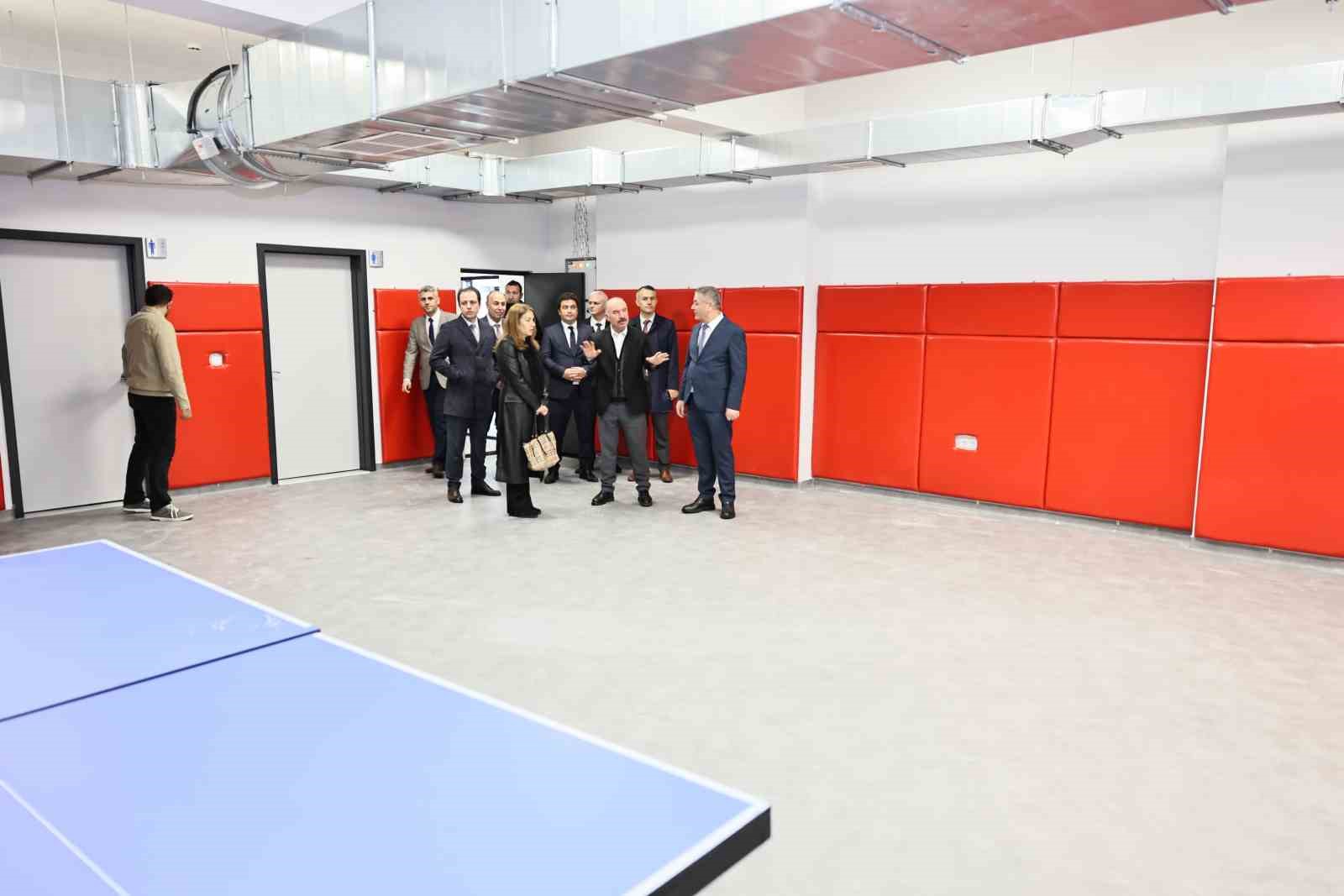 kansere-yenik-dusen-universite-ogrencisinin-adinin-yasatilacagi-okulda-sona-gelindi