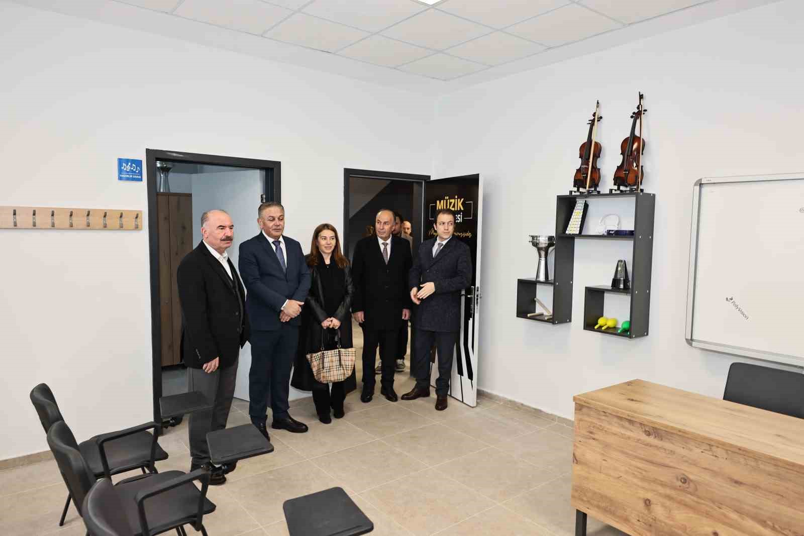 kansere-yenik-dusen-universite-ogrencisinin-adinin-yasatilacagi-okulda-sona-gelindi