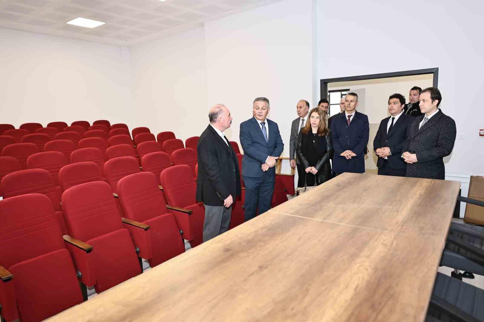 kansere-yenik-dusen-universite-ogrencisinin-adinin-yasatilacagi-okulda-sona-gelindi