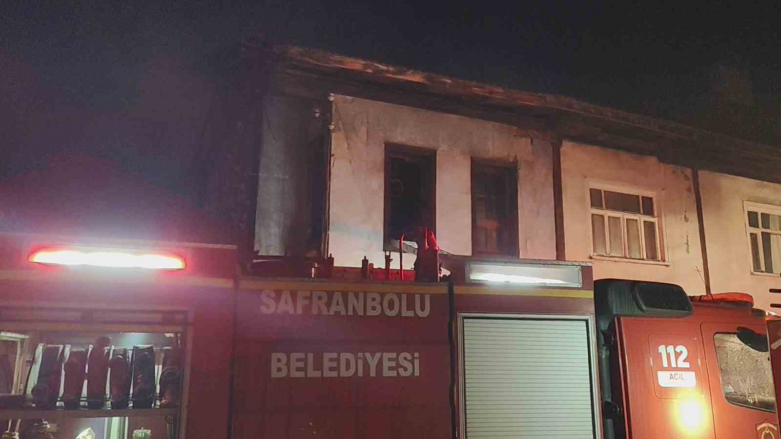 karabukte-iki-ev-alevlere-teslim-oldu