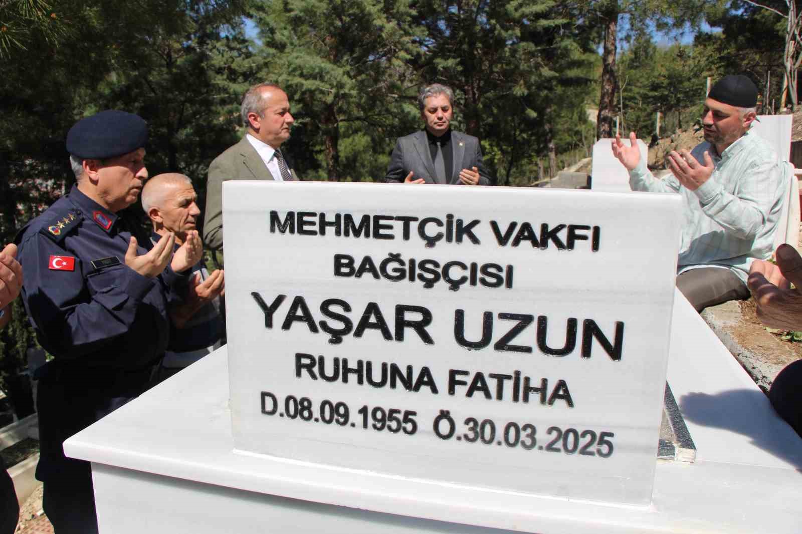 mehmetcik-vakfi-kimsesiz-bagiscinin-mezarini-yaptirdi