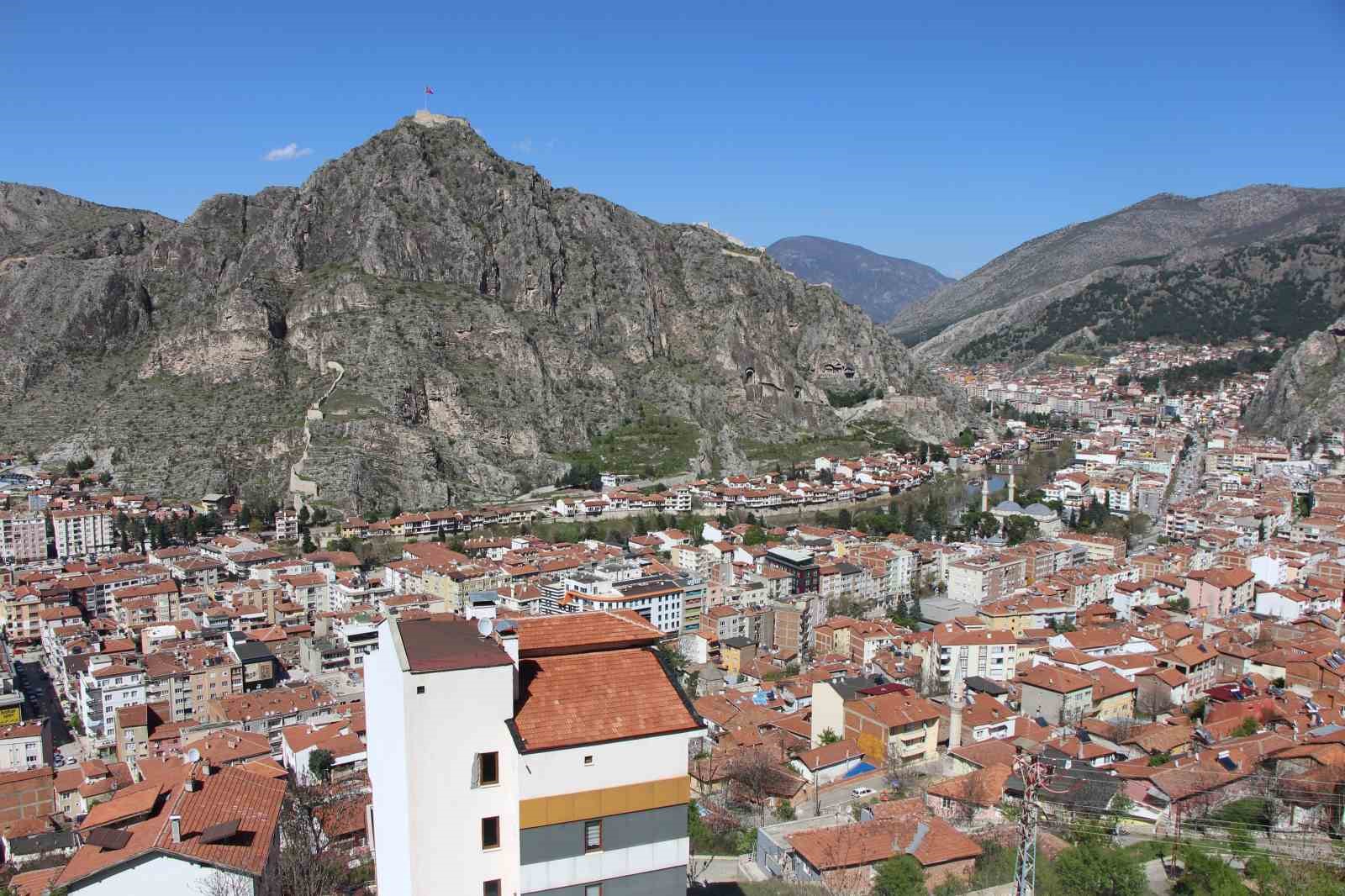 mehmetcik-vakfi-kimsesiz-bagiscinin-mezarini-yaptirdi