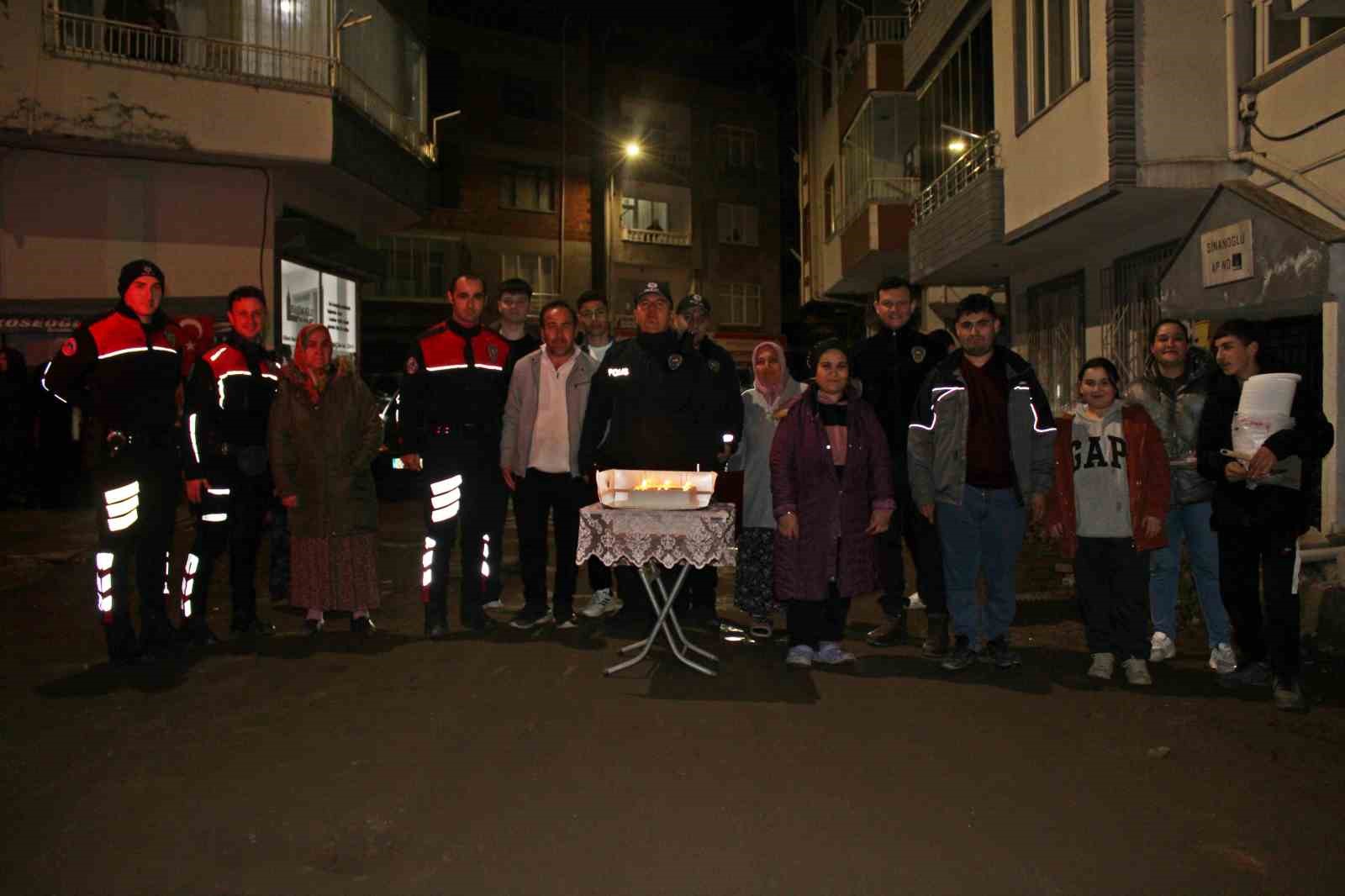 orduda-olay-ihbarina-giden-polislere-pasta-surprizi