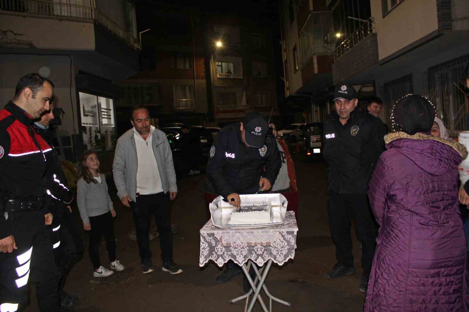 orduda-olay-ihbarina-giden-polislere-pasta-surprizi