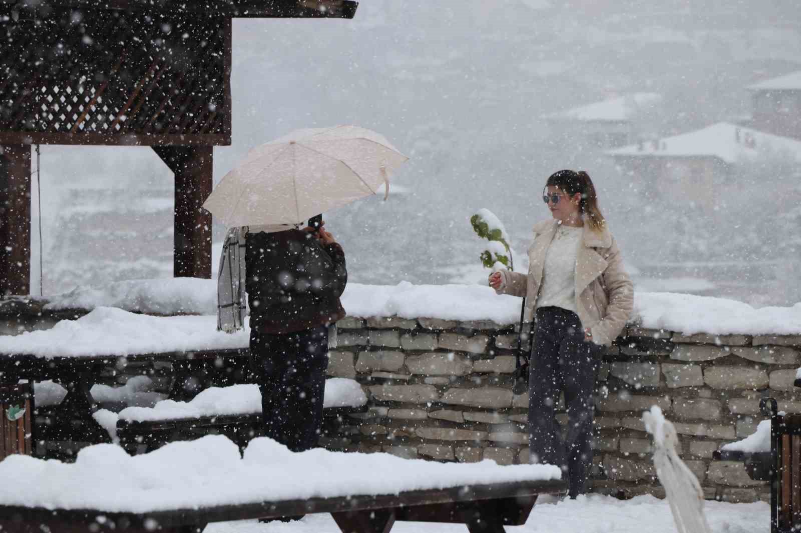 osmanlinin-parmak-izi-kar-manzaralari-ile-mest-etti