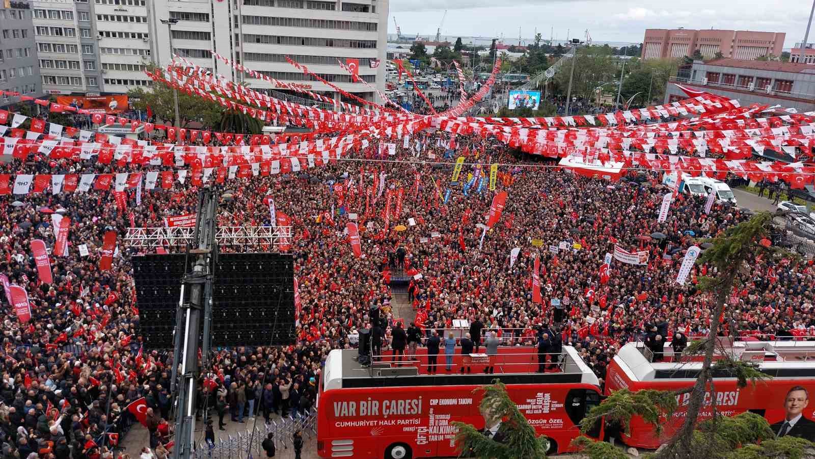 ozgur-ozel-millet-iradesine-sahip-cikiyor-mitinglerini-samsundan-baslatti