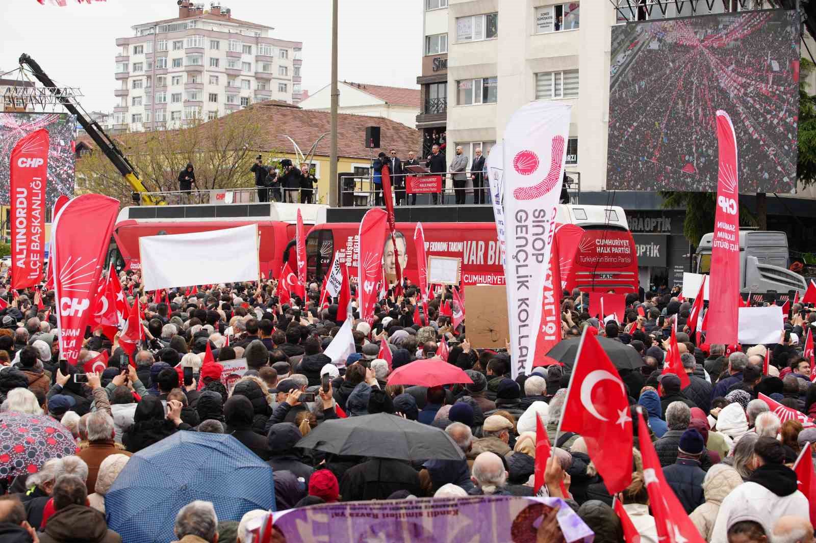 ozgur-ozel-millet-iradesine-sahip-cikiyor-mitinglerini-samsundan-baslatti