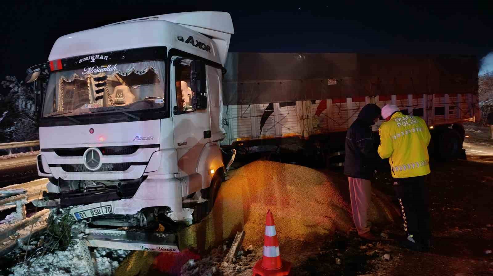 samsun-ankara-yolunda-otobus-ile-tir-carpisti-5-yarali