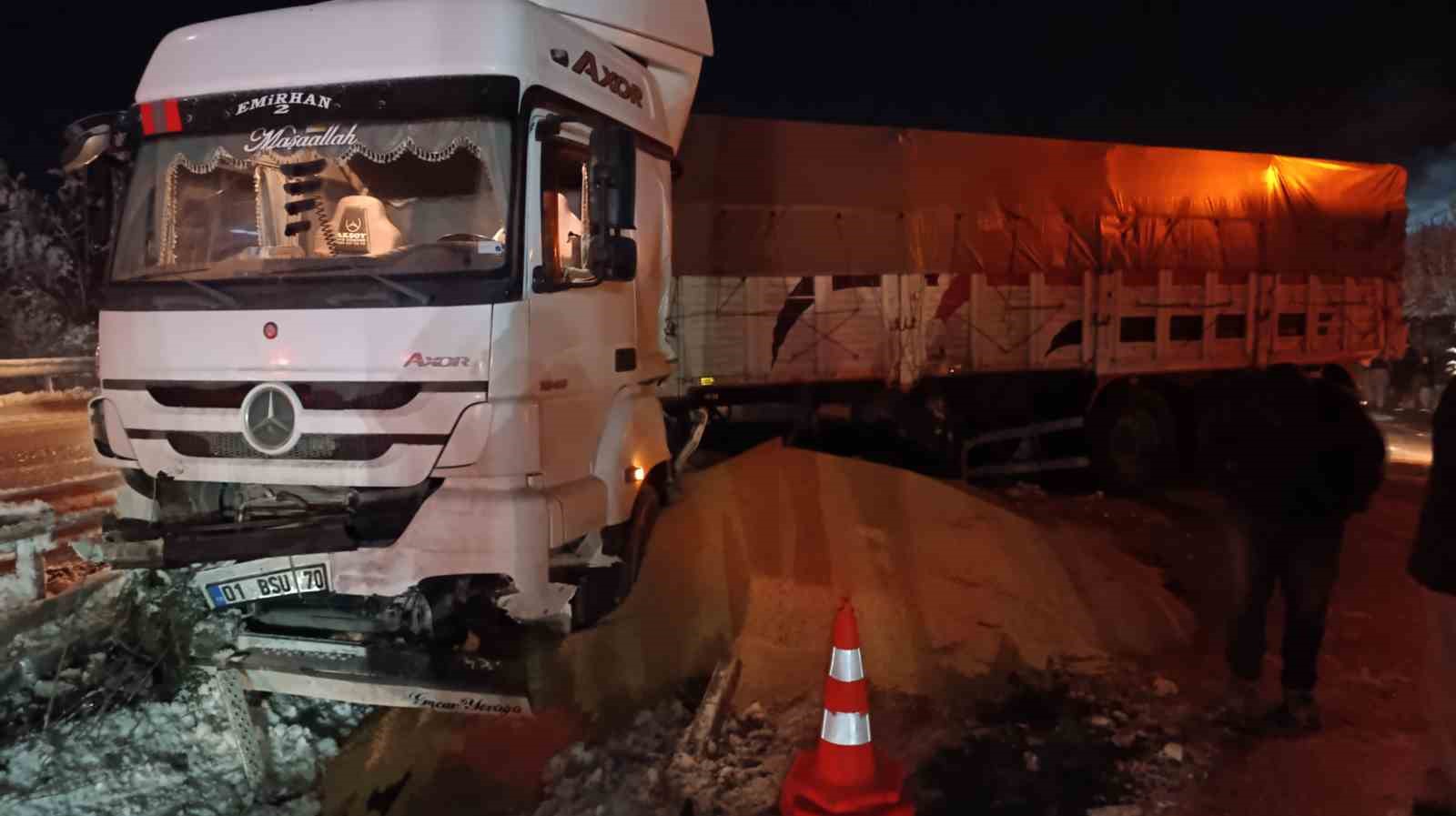 samsun-ankara-yolunda-otobus-ile-tir-carpisti-5-yarali