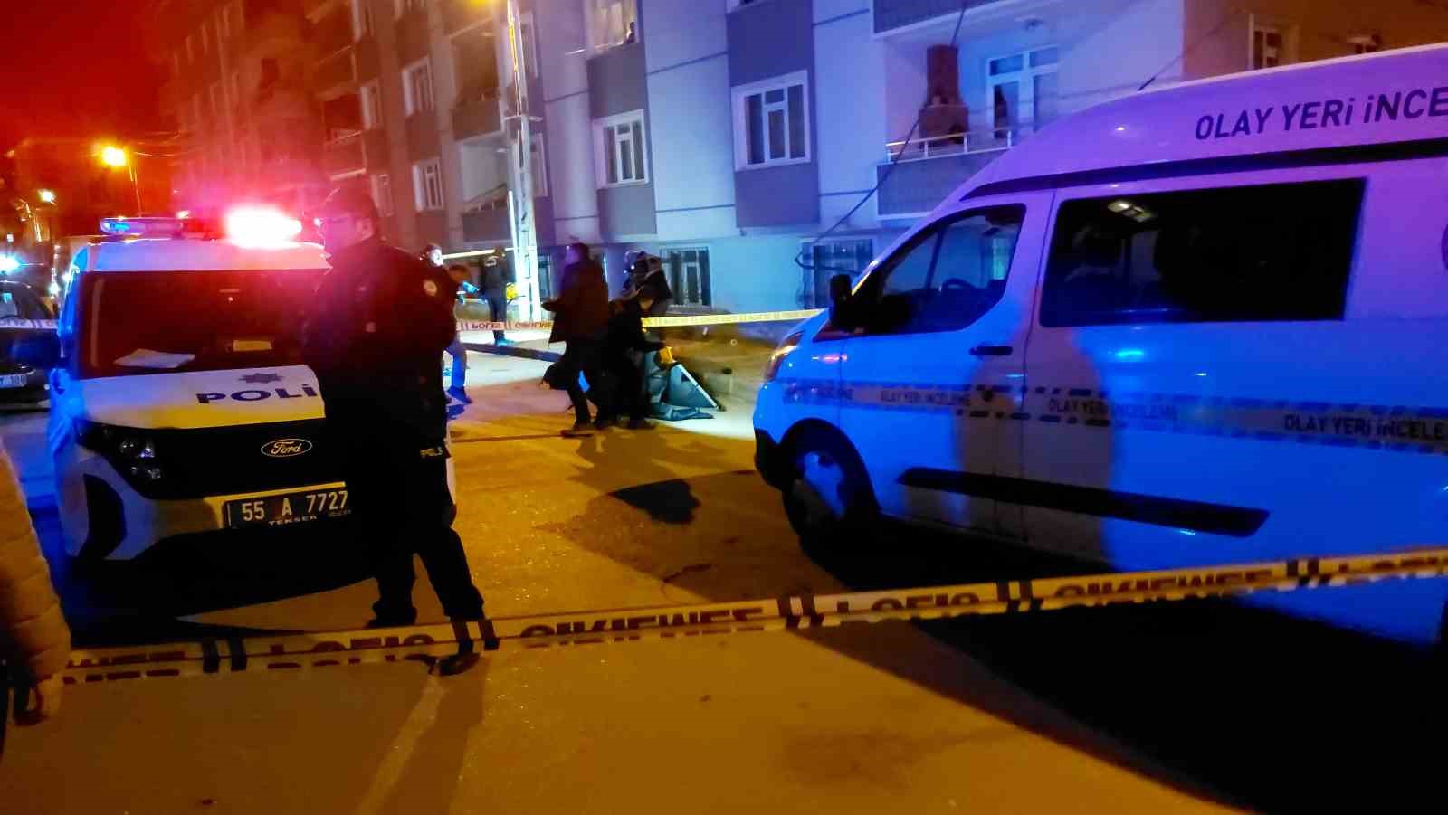 samsunda-koca-dehseti-esini-sokak-ortasinda-oldurdu