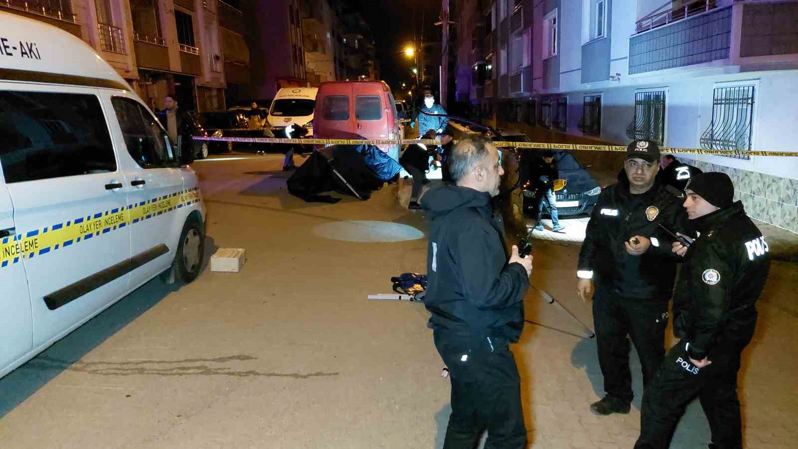 samsunda-koca-dehseti-esini-sokak-ortasinda-oldurdu
