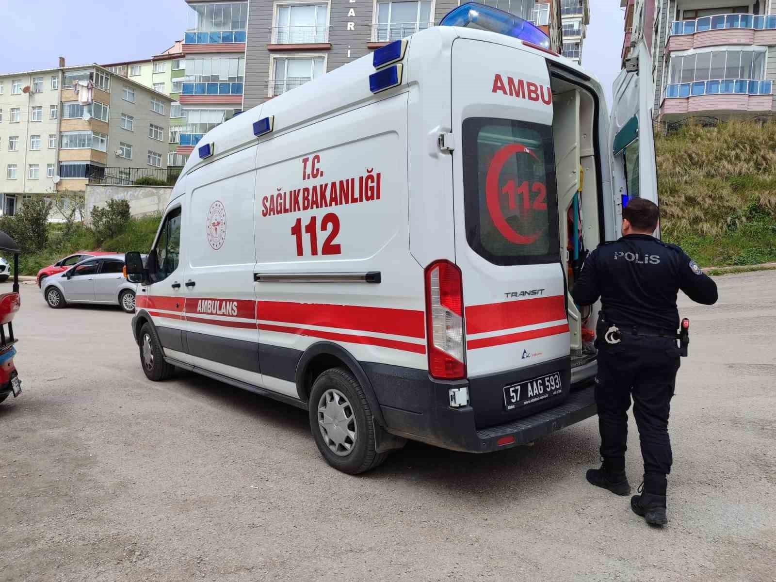 sinopta-3-tekerlekli-motosiklet-devrildi-2-yarali