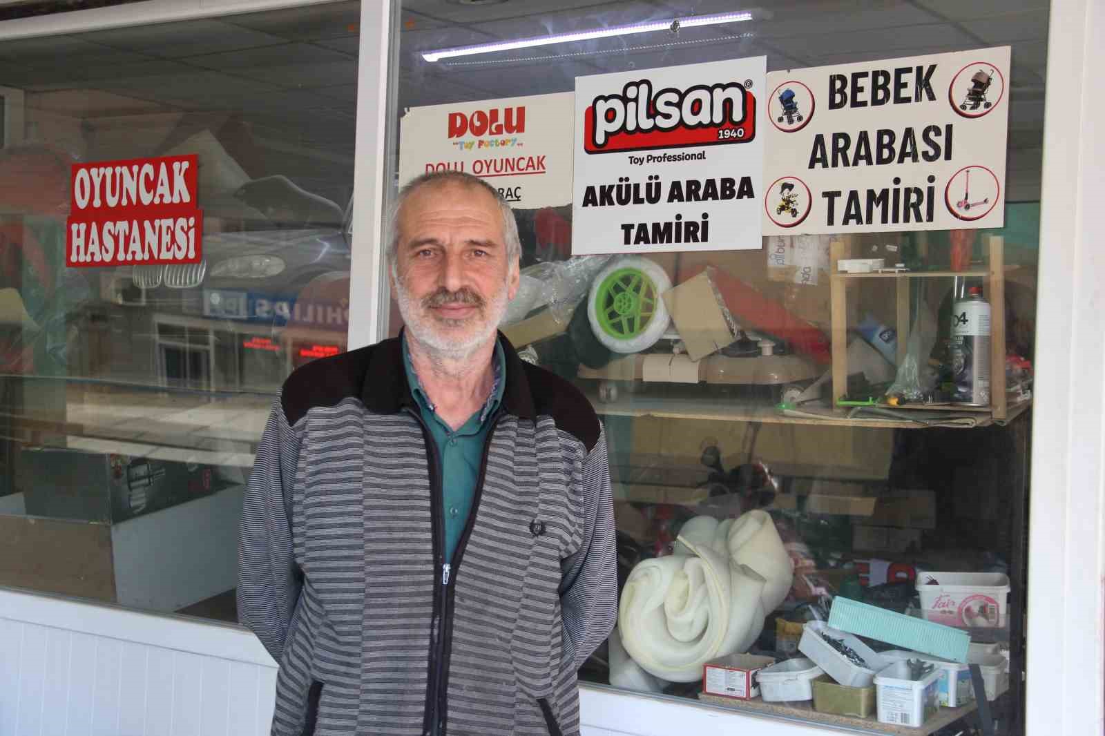 soforlugu-birakti-10-yildir-oyuncak-tamir-ediyor