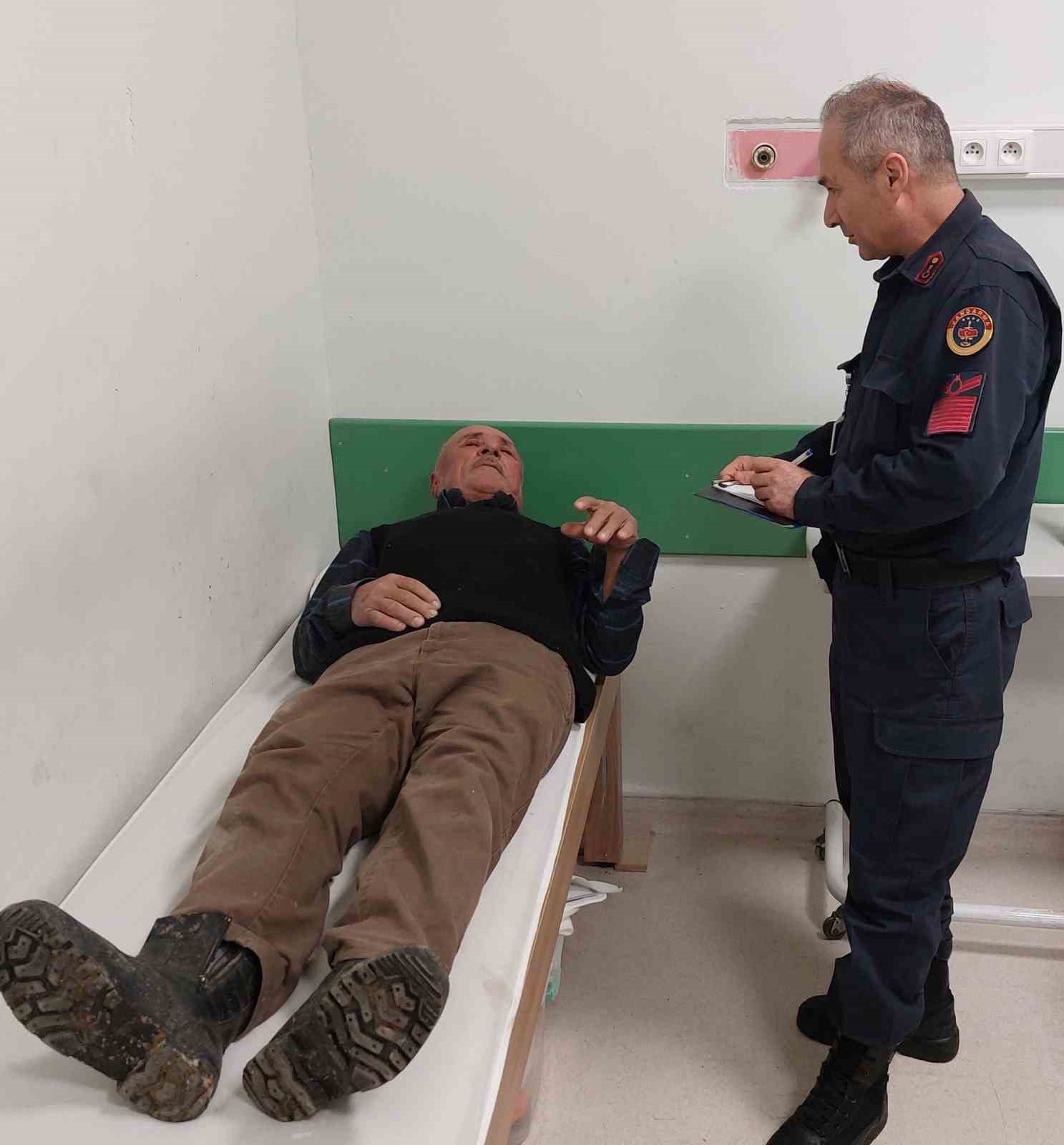 sokak-kopeginin-kovaladigi-motosiklet-surucusu-yasli-adam-hastanelik-oldu