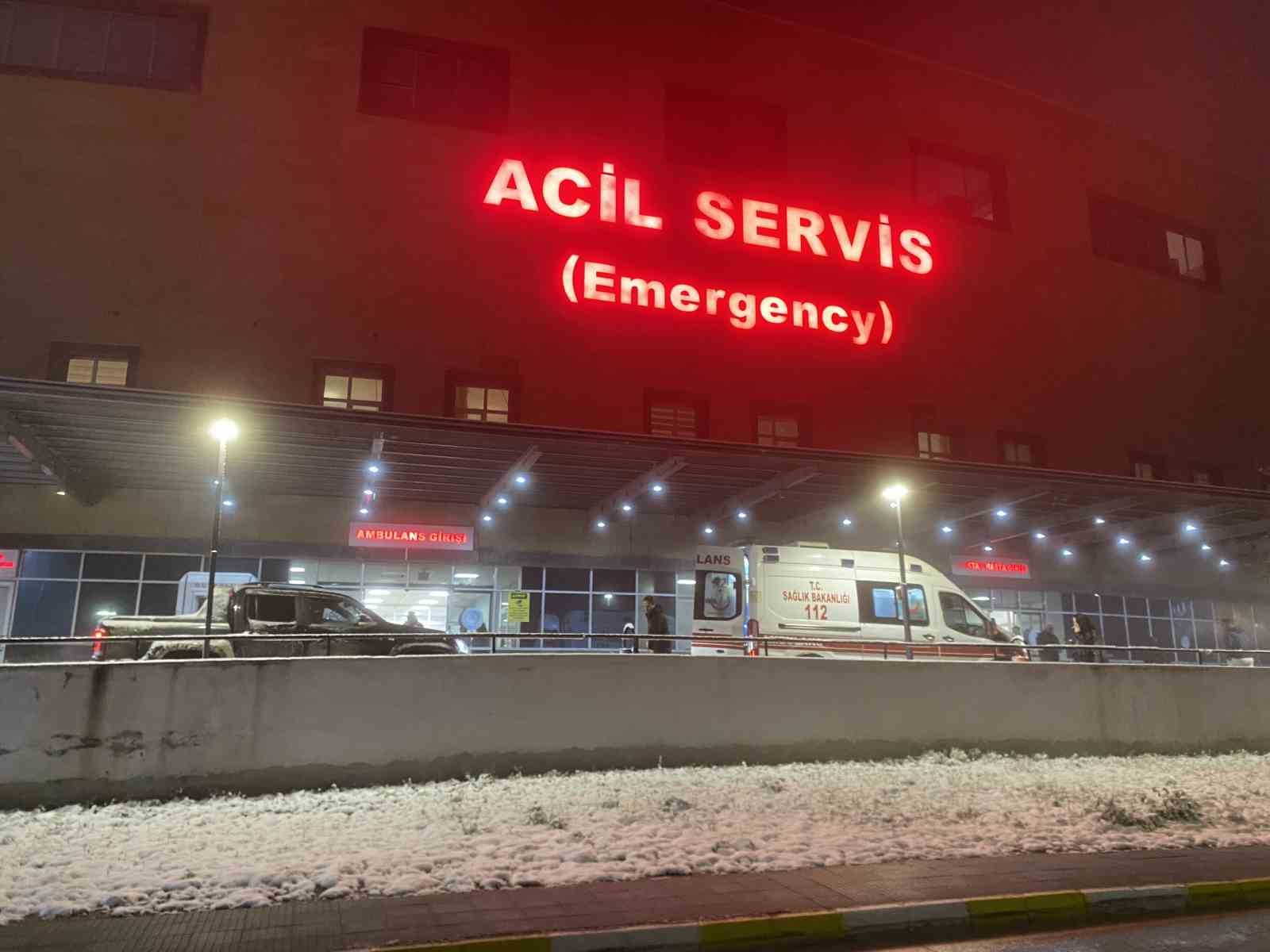 takla-atan-otomobil-hurdaya-dondu-kari-koca-yaralandi