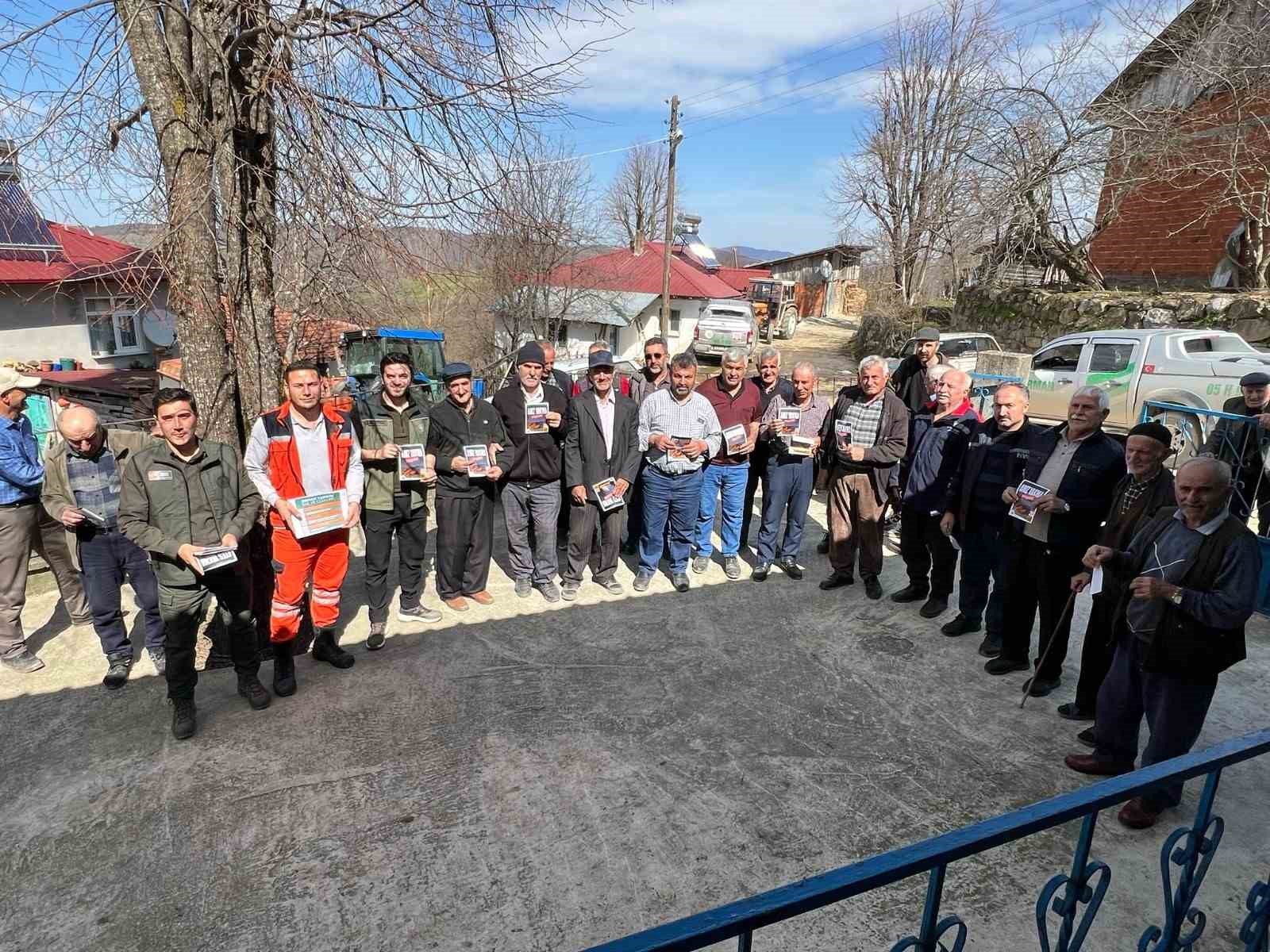 tasovada-ekiplerden-orman-yanginlari-konusunda-bilgilendirme-bir-kivilcim-her-seyi-kul-edebilir