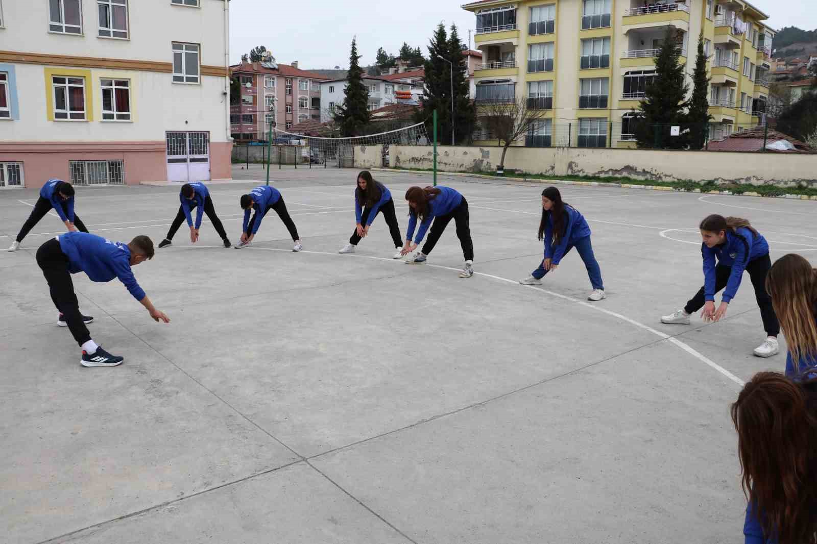 tasovada-spor-salonu-bulunmayan-okul-11-yildir-sampiyon