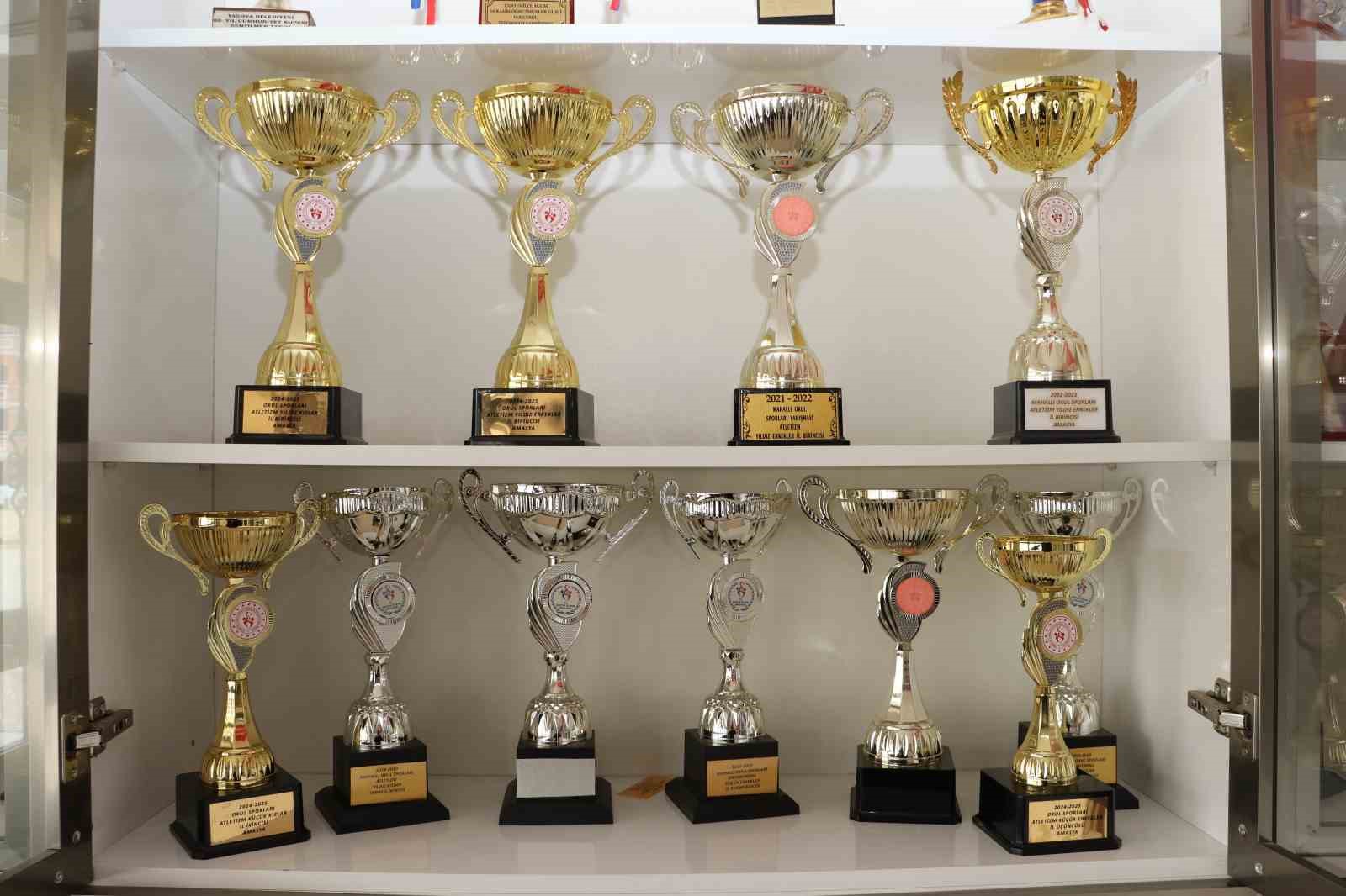 tasovada-spor-salonu-bulunmayan-okul-11-yildir-sampiyon