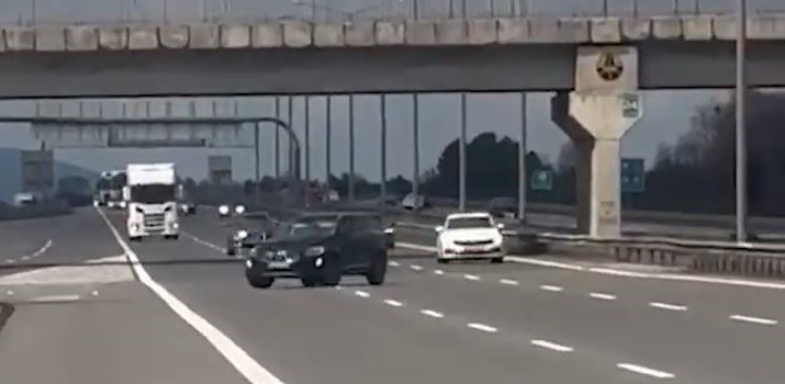 trafikte-geri-geri-giden-surucu-tehlike-sacti-20-bin-lira-ceza-kesildi