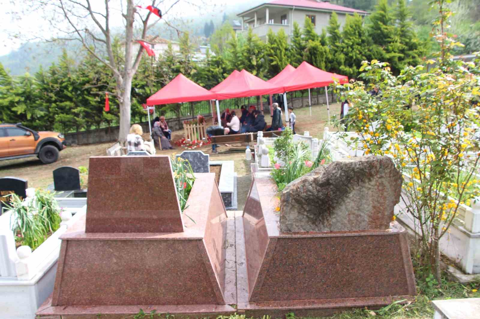 unlu-sanatci-volkan-konaki-sevenleri-yalniz-birakmiyor