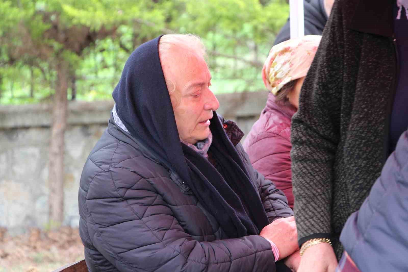 unlu-sanatci-volkan-konaki-sevenleri-yalniz-birakmiyor